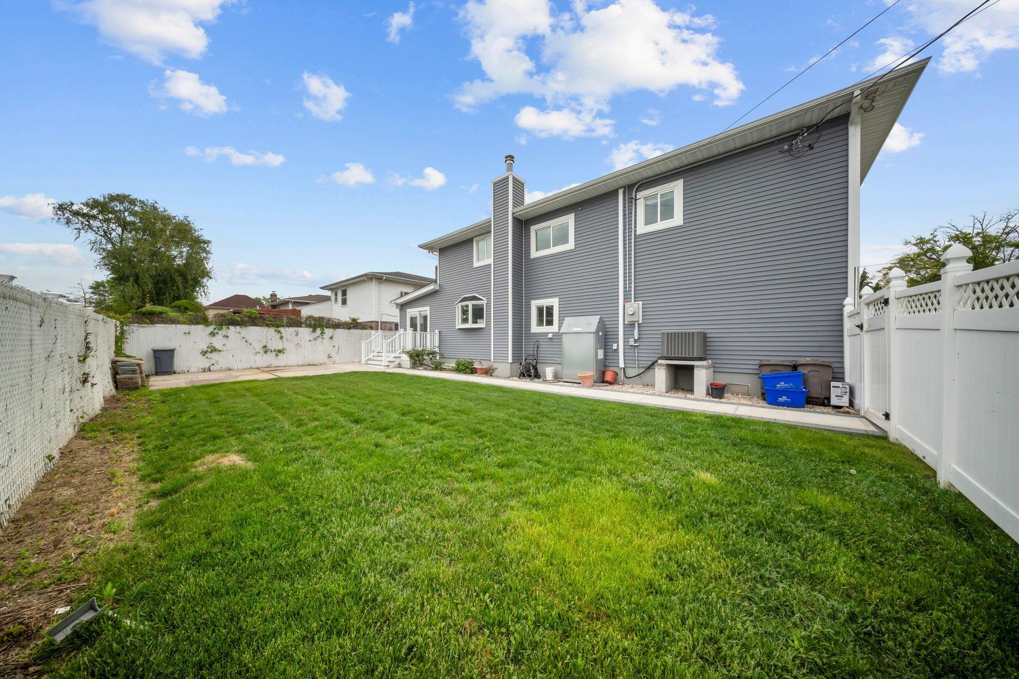 Single Family Grand  Nassau County, NY 11510, MLS-862673-31