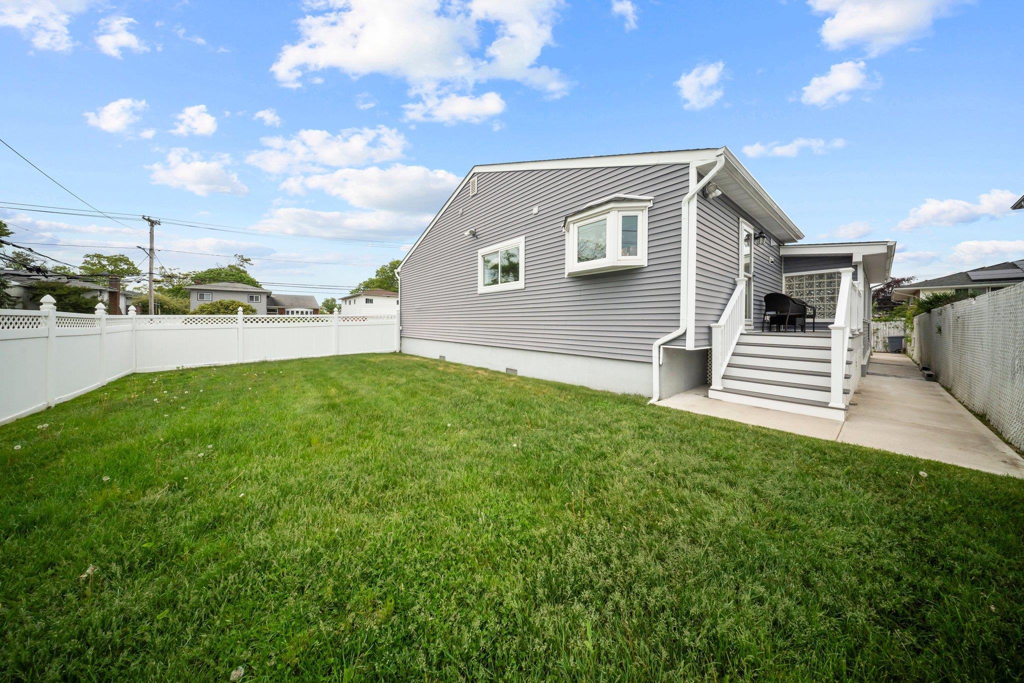 Single Family Grand  Nassau County, NY 11510, MLS-862673-32