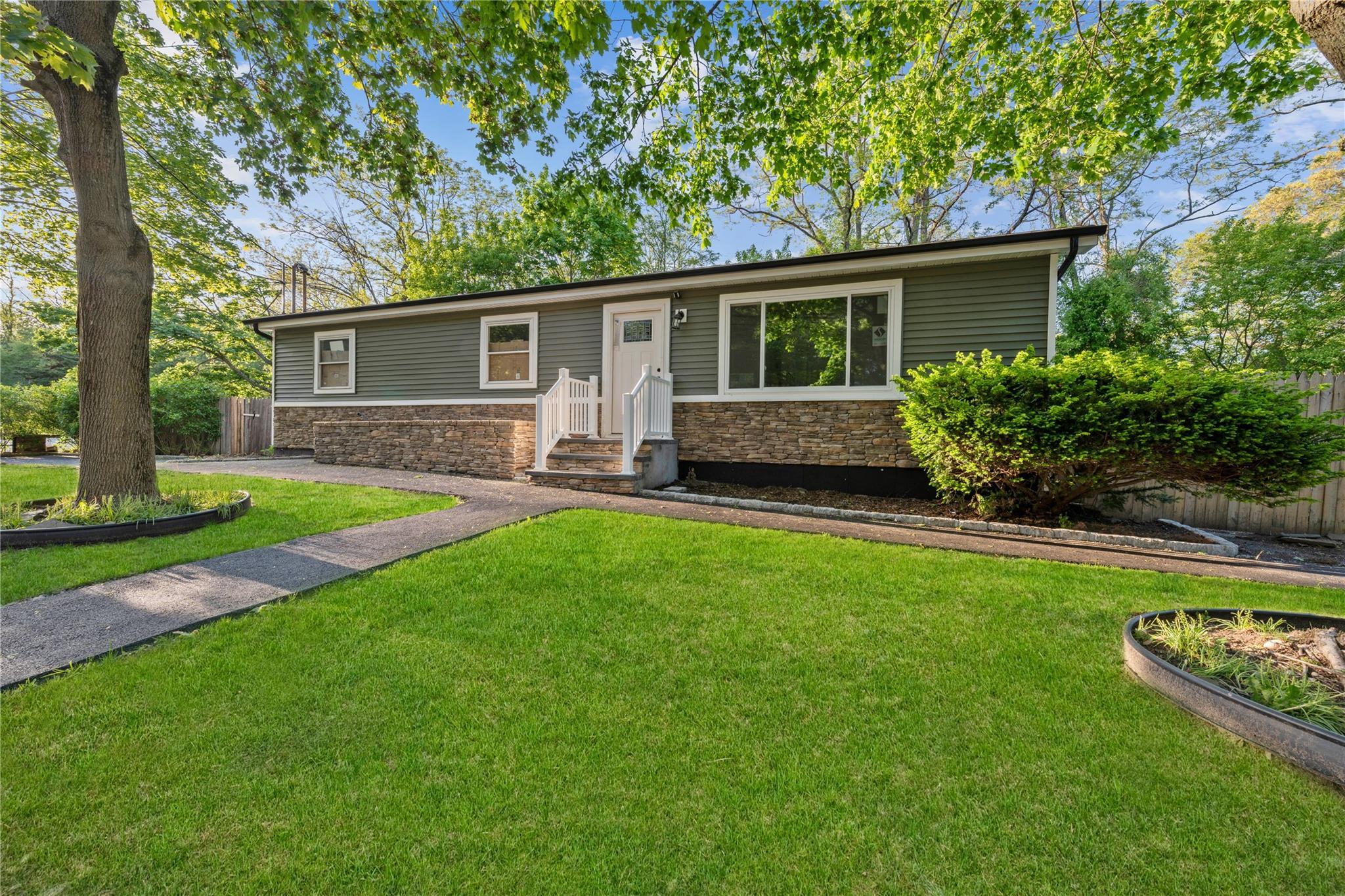 Single Family Granny  Suffolk County, NY 11763, MLS-862680-24