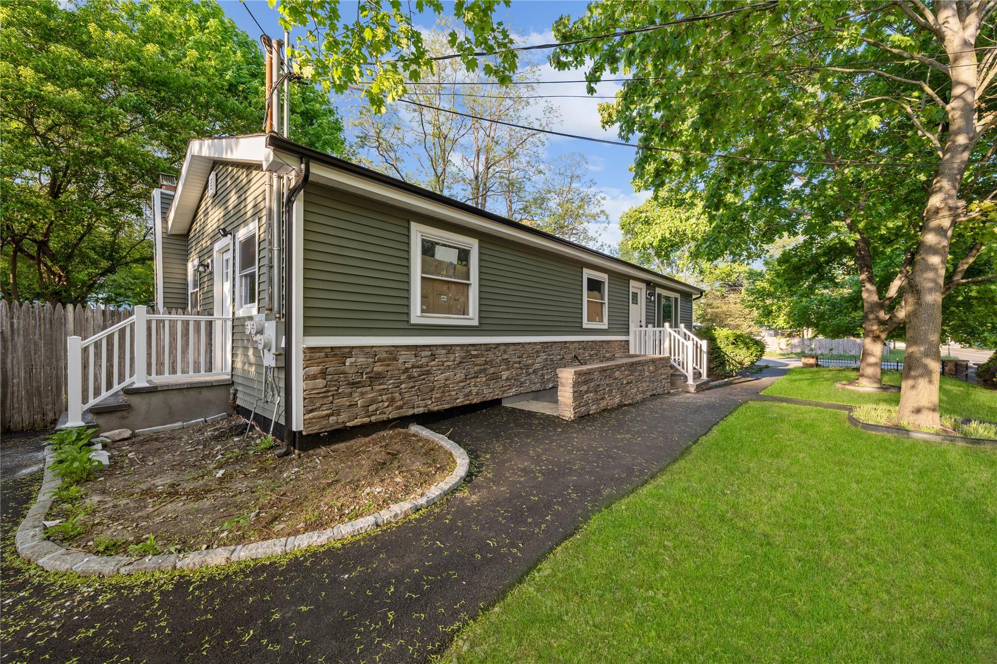 Single Family Granny  Suffolk County, NY 11763, MLS-862680-26