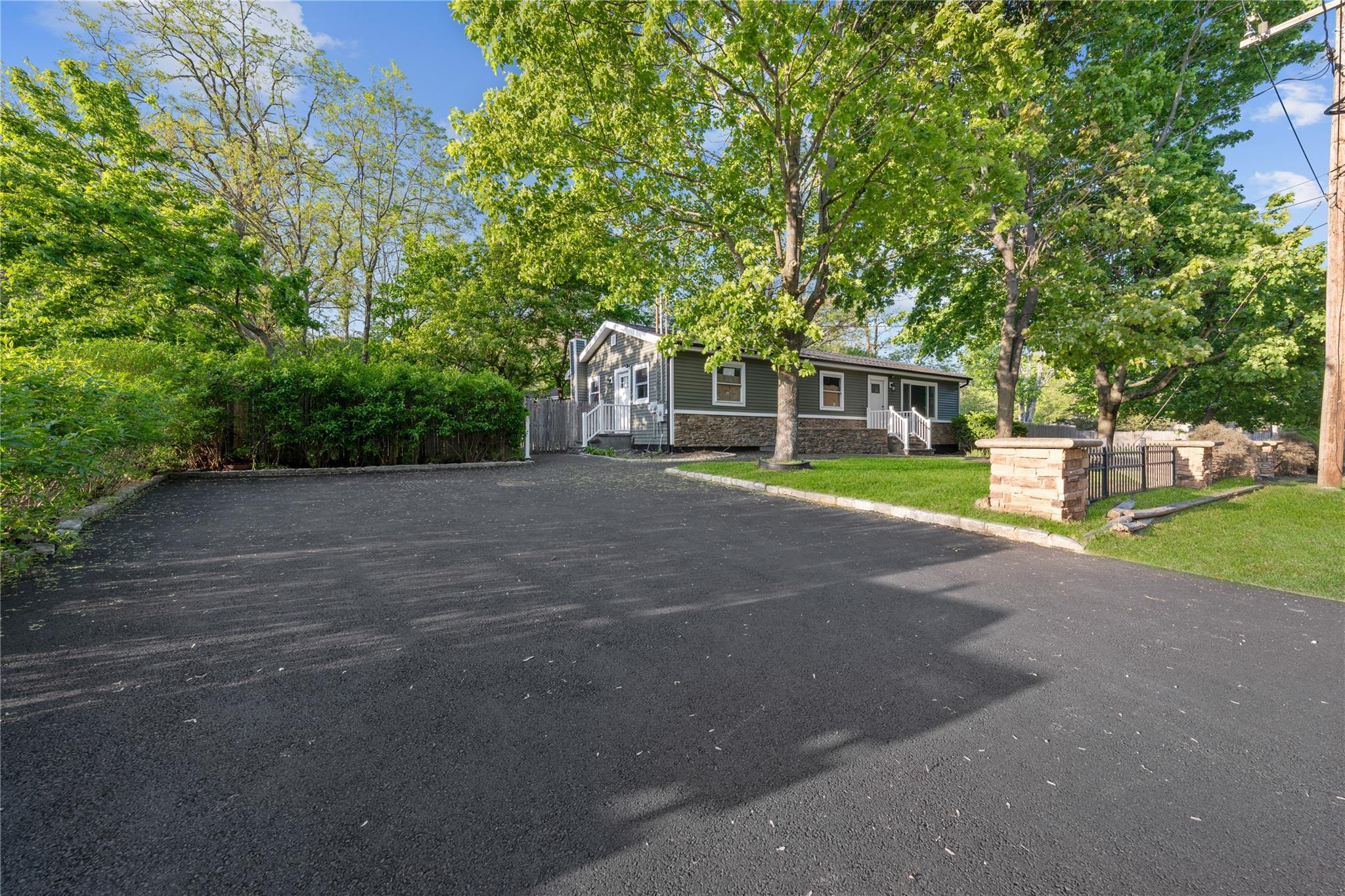 Single Family Granny  Suffolk County, NY 11763, MLS-862680-35