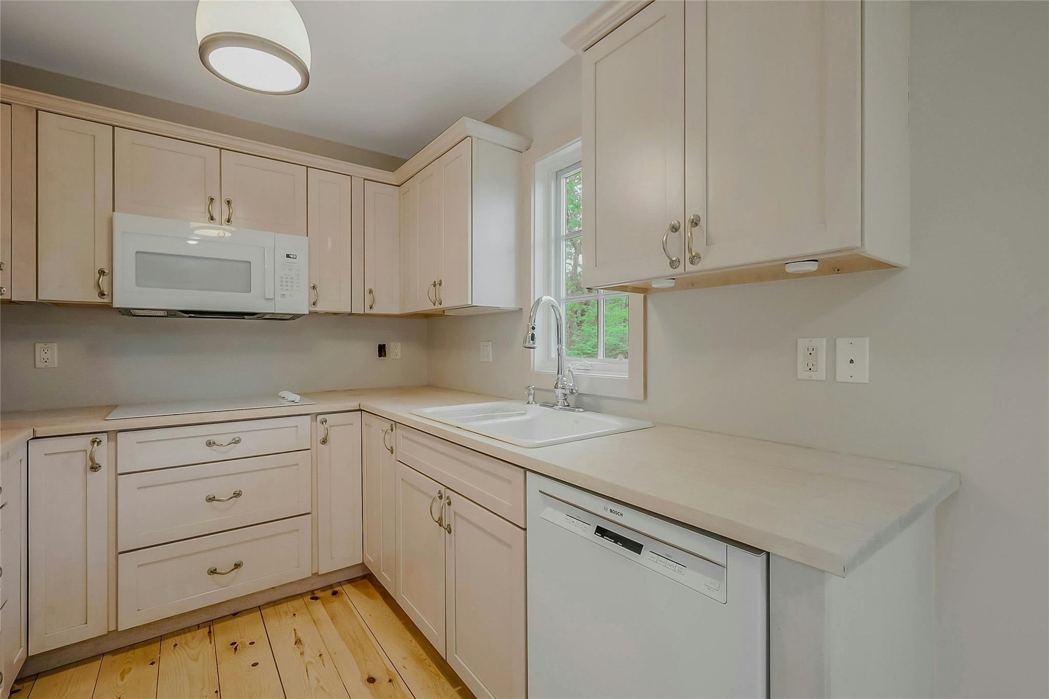Single Family The Pkwy  Suffolk County, NY 11968, MLS-862696-13