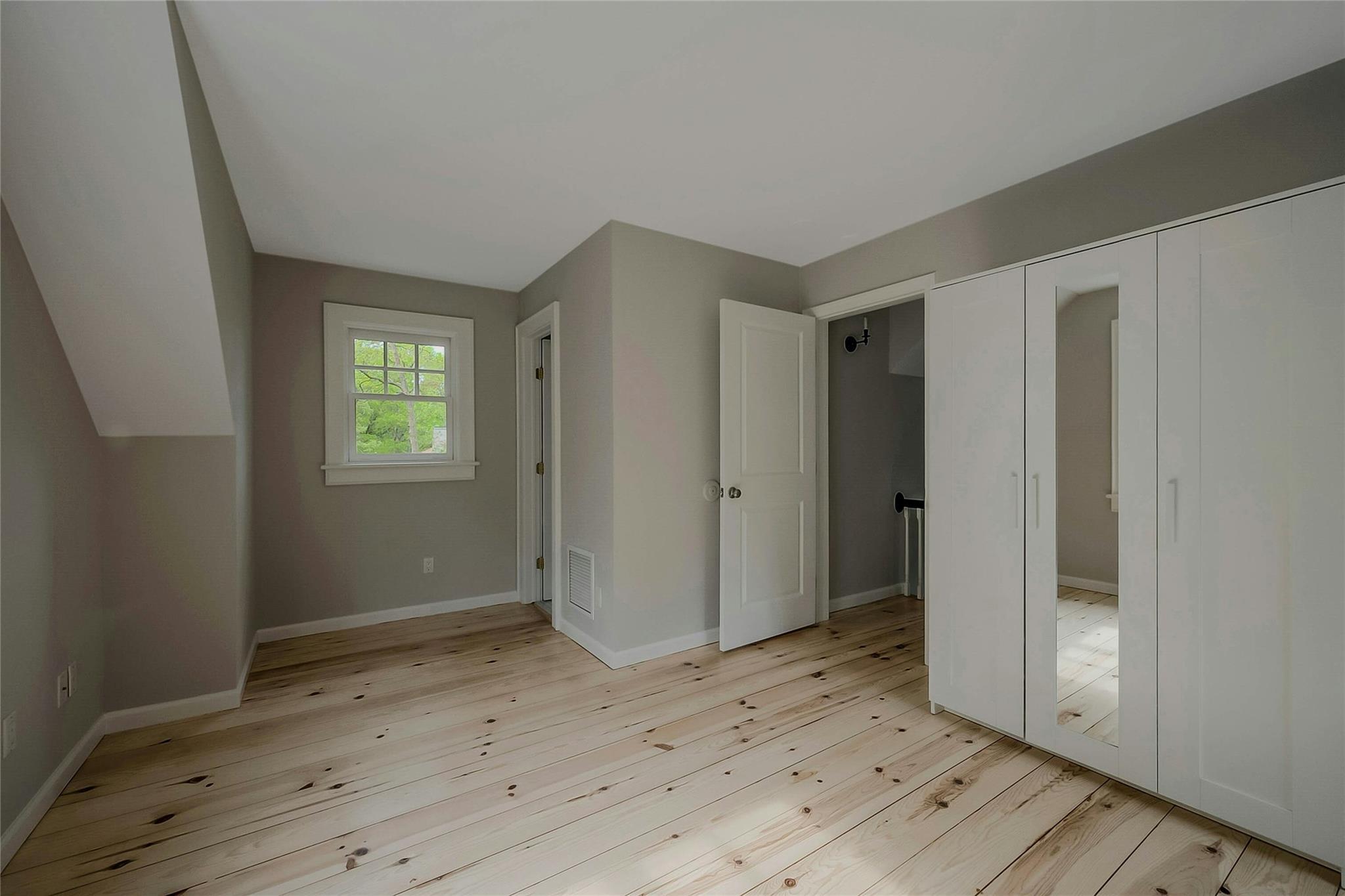 Single Family The Pkwy  Suffolk County, NY 11968, MLS-862696-18