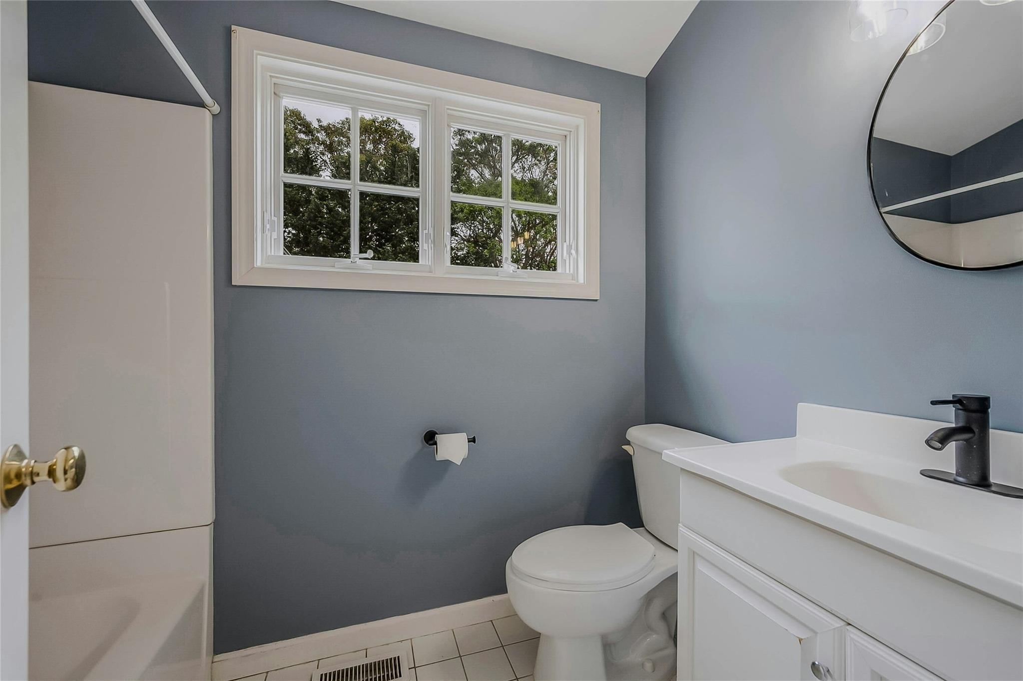 Single Family The Pkwy  Suffolk County, NY 11968, MLS-862696-22