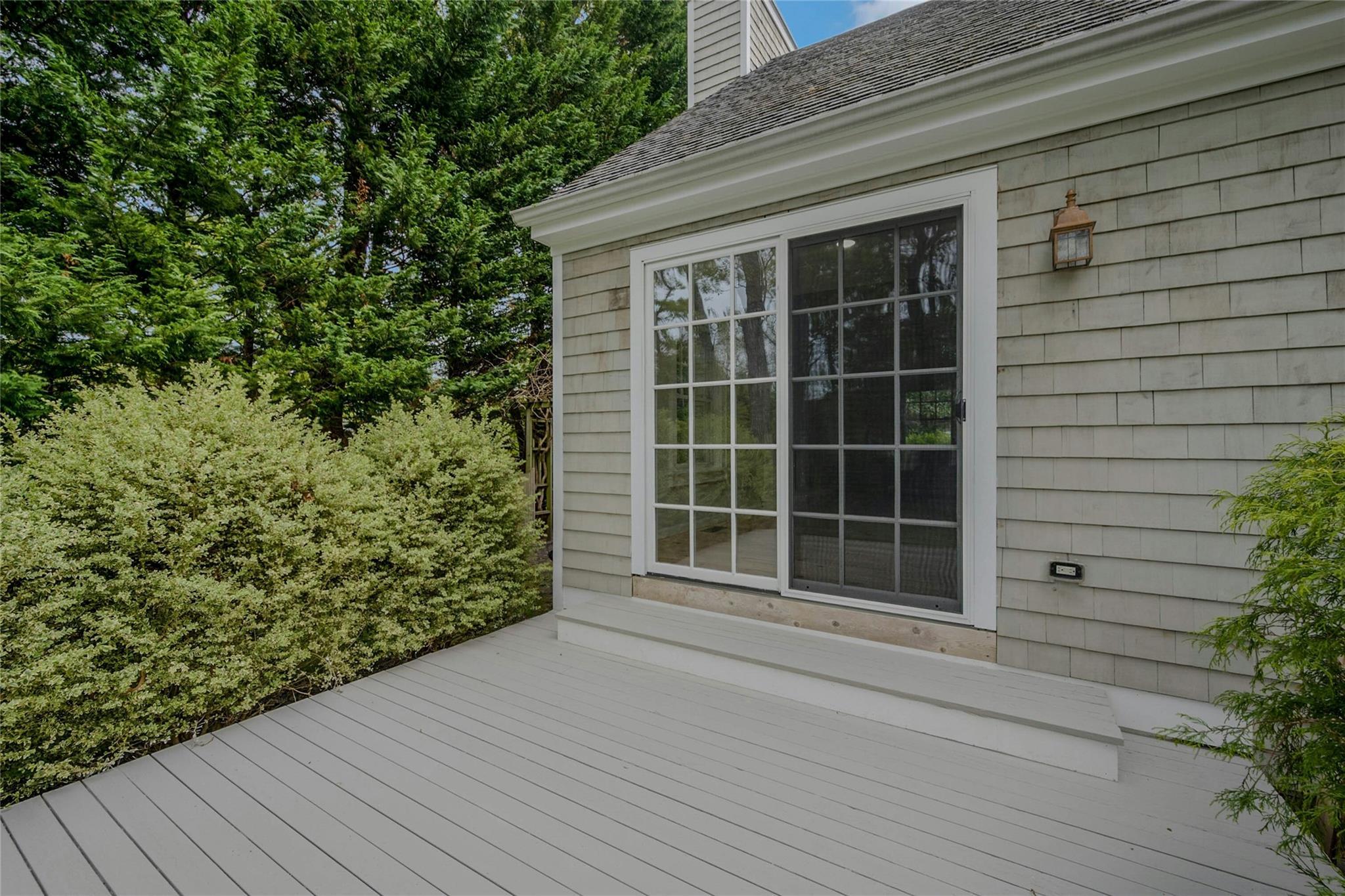 Single Family The Pkwy  Suffolk County, NY 11968, MLS-862696-23