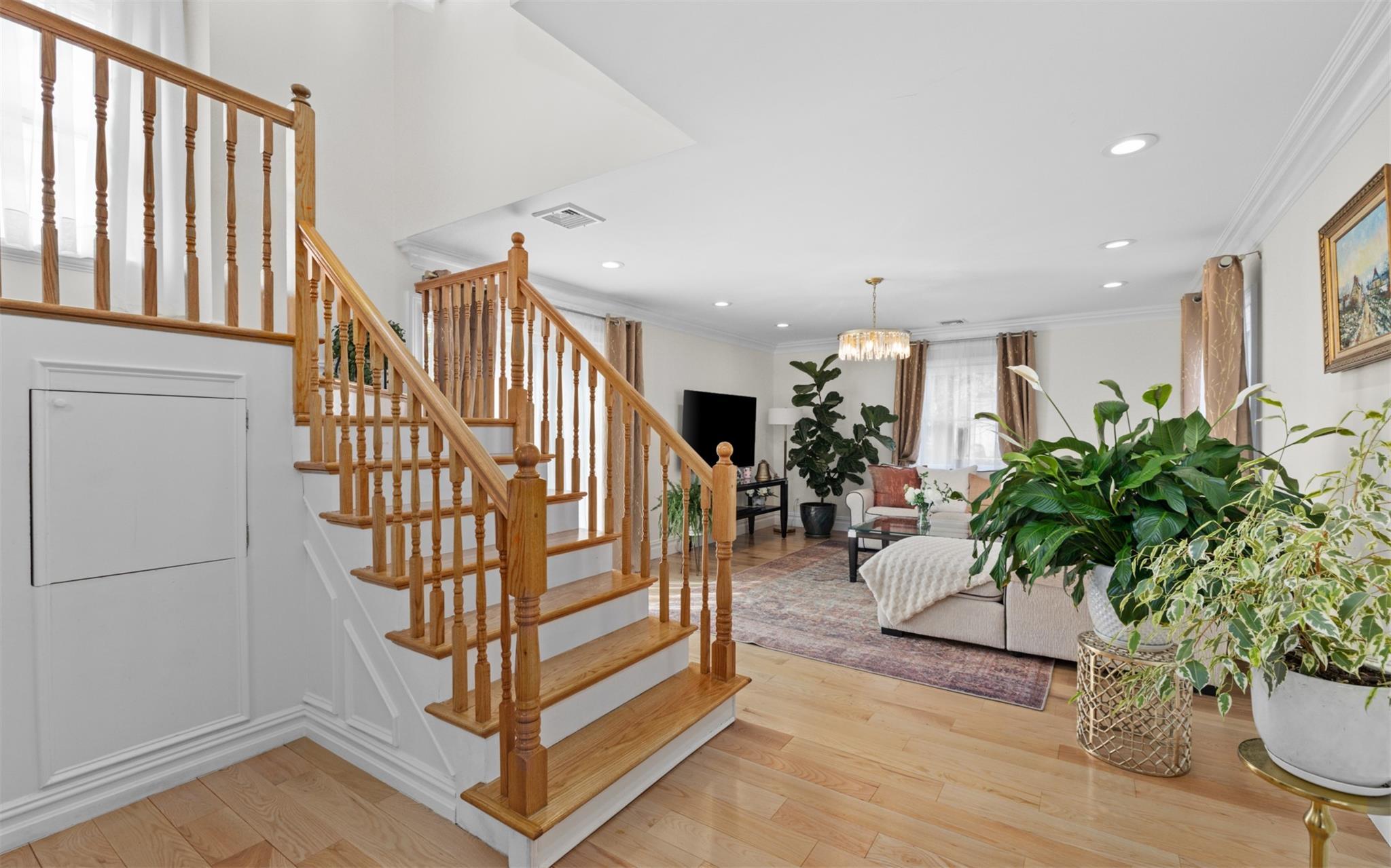Single Family Hamilton  Nassau County, NY 11735, MLS-862697-16