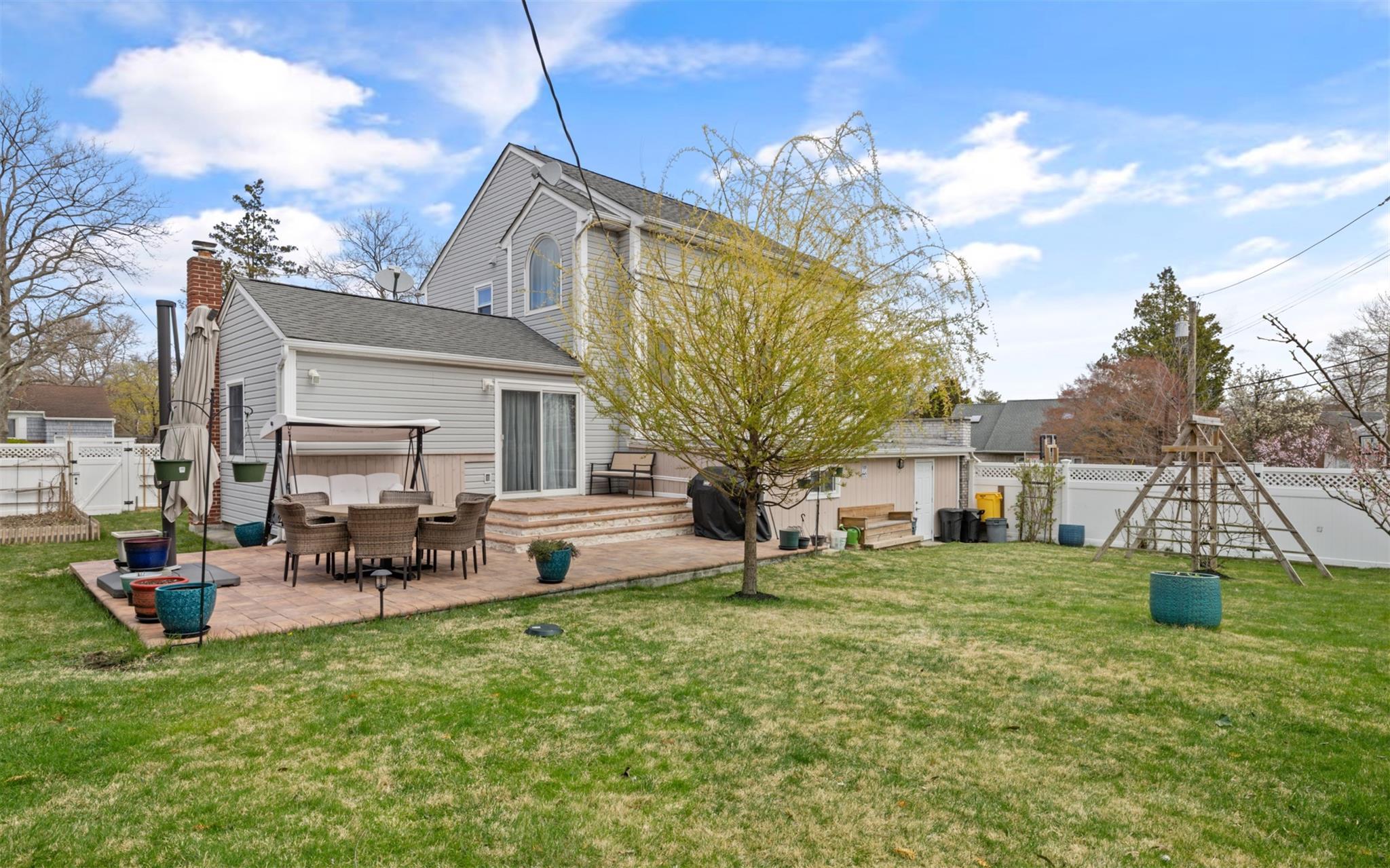 Single Family Hamilton  Nassau County, NY 11735, MLS-862697-29