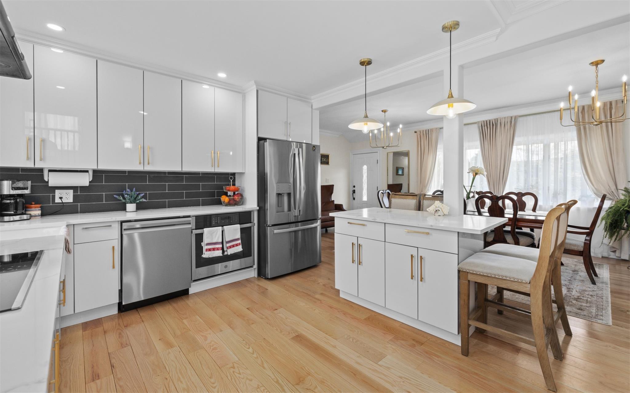 Single Family Hamilton  Nassau County, NY 11735, MLS-862697-8
