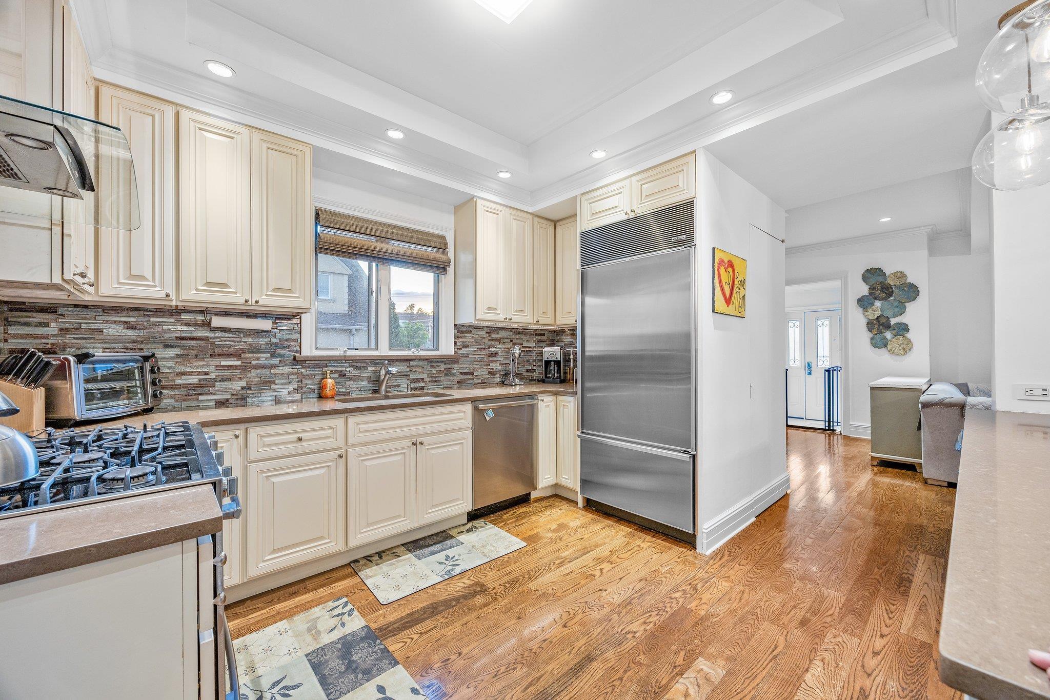 Single Family 3rd  Nassau County, NY 11710, MLS-862702-10
