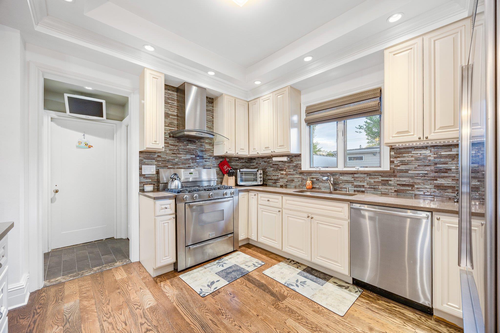 Single Family 3rd  Nassau County, NY 11710, MLS-862702-9
