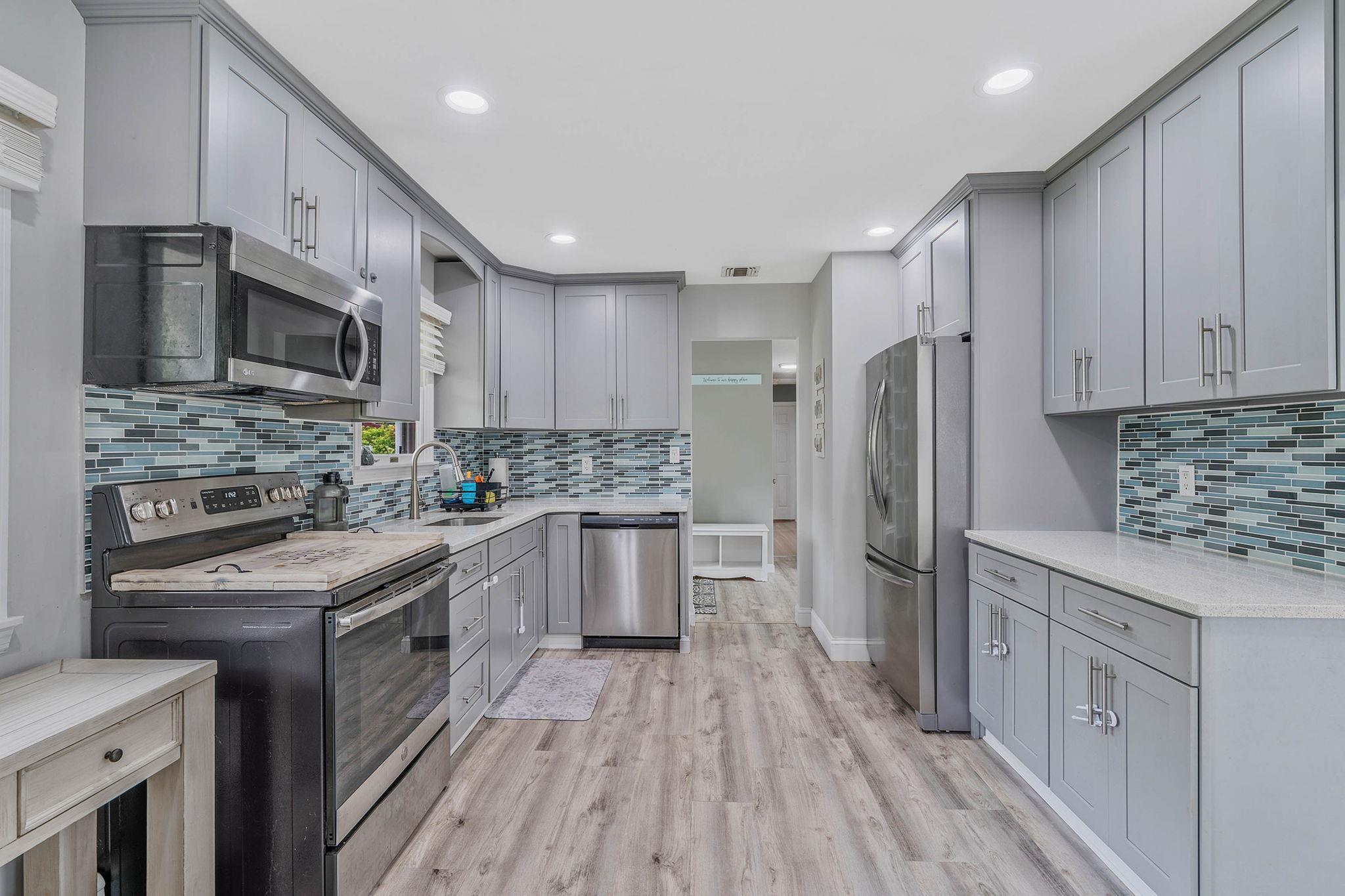 Single Family Whitewood  Suffolk County, NY 11778, MLS-862720-25