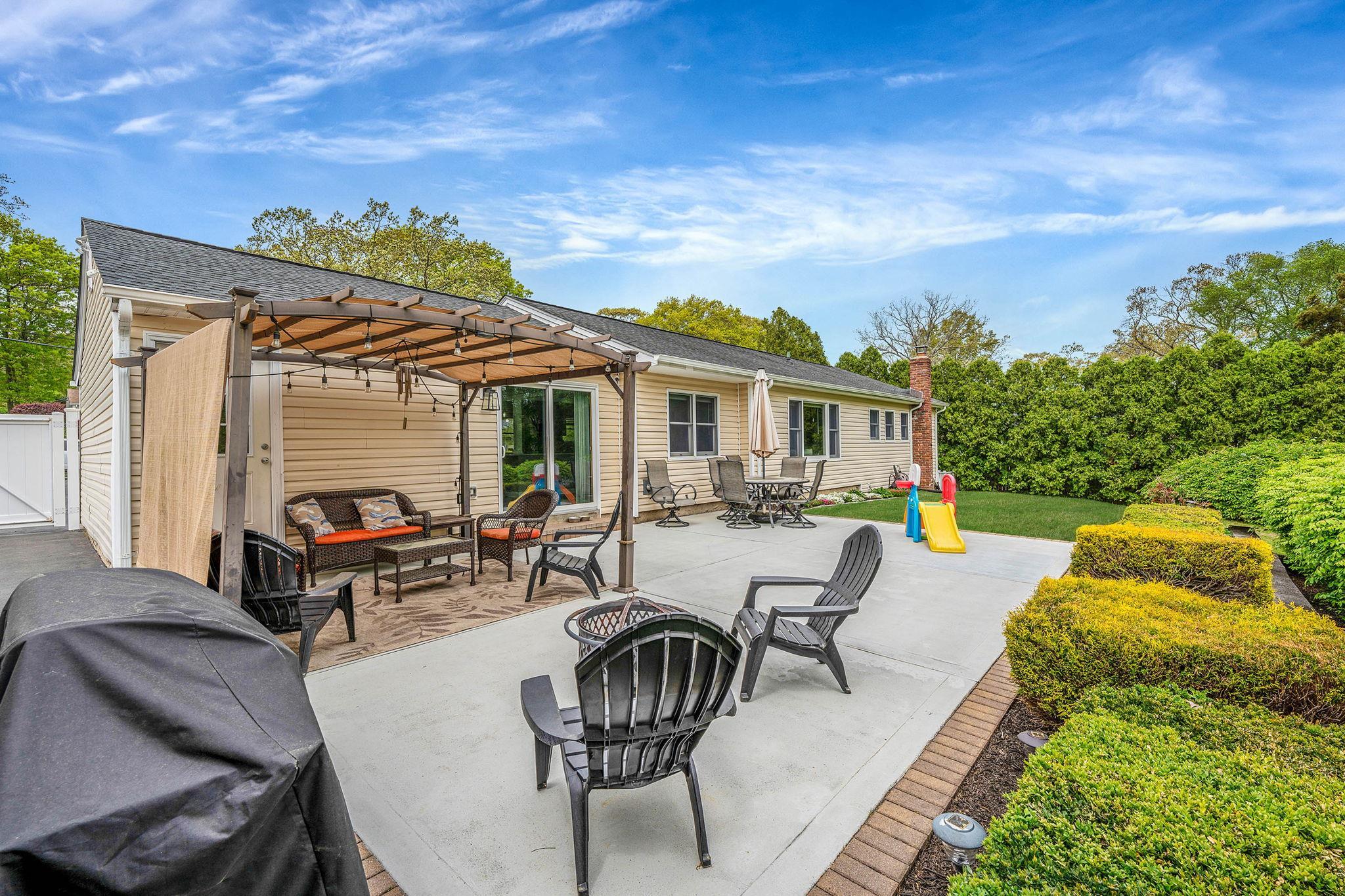 Single Family Whitewood  Suffolk County, NY 11778, MLS-862720-8