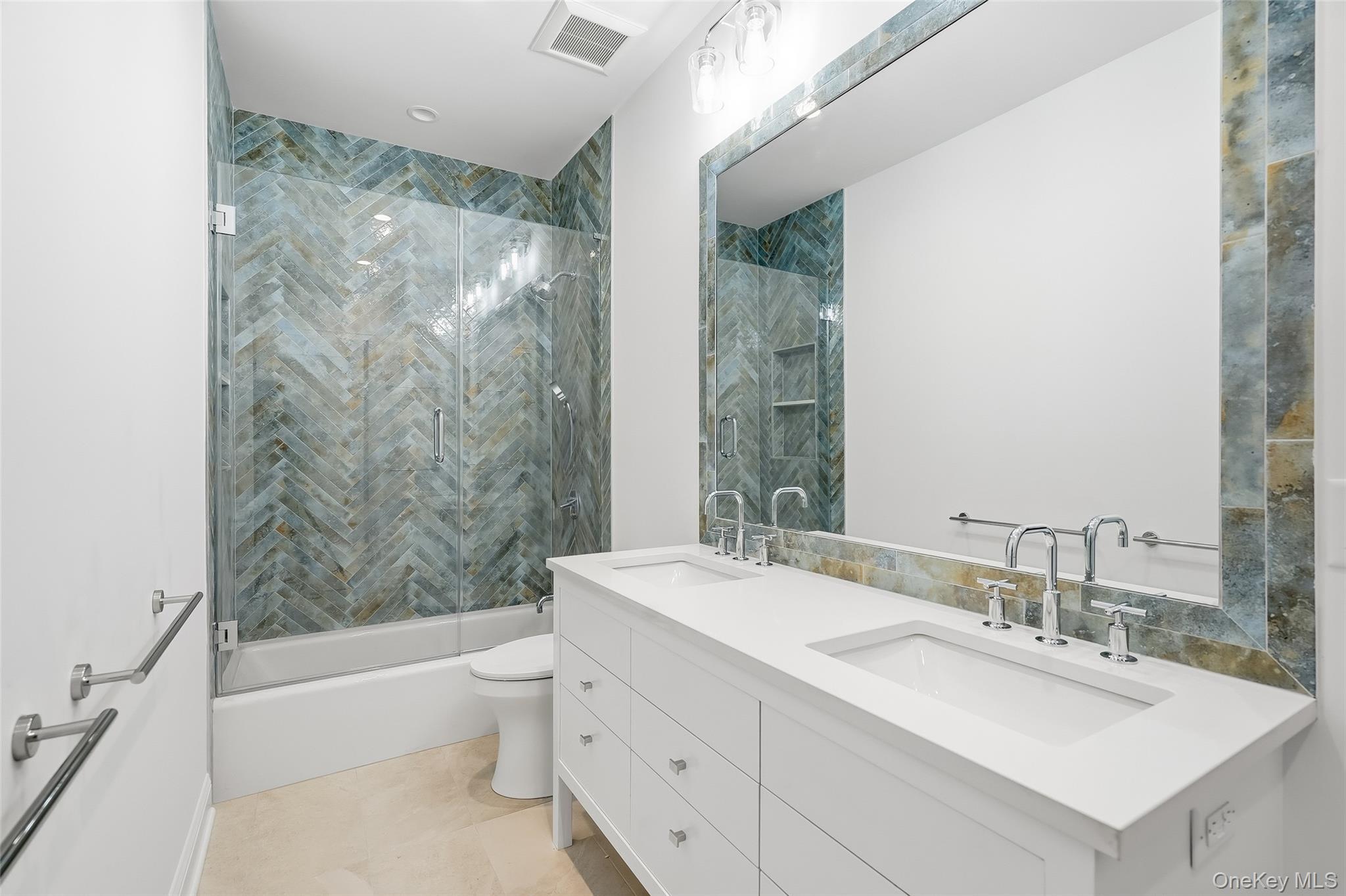 Single Family Glen Oaks Westchester County, NY 10580, MLS-862726-18