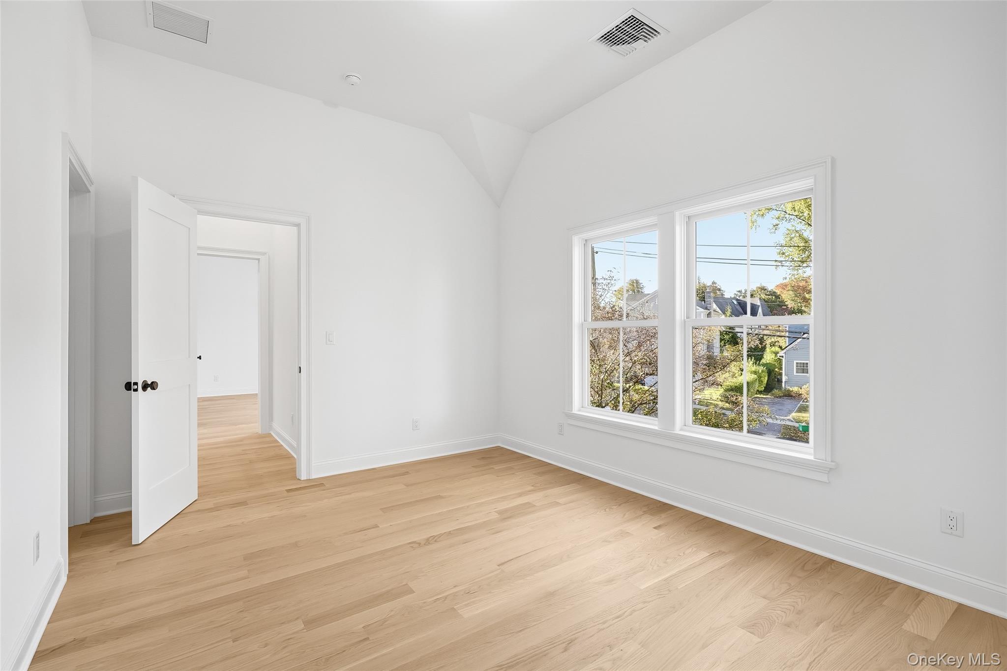 Single Family Glen Oaks Westchester County, NY 10580, MLS-862726-19