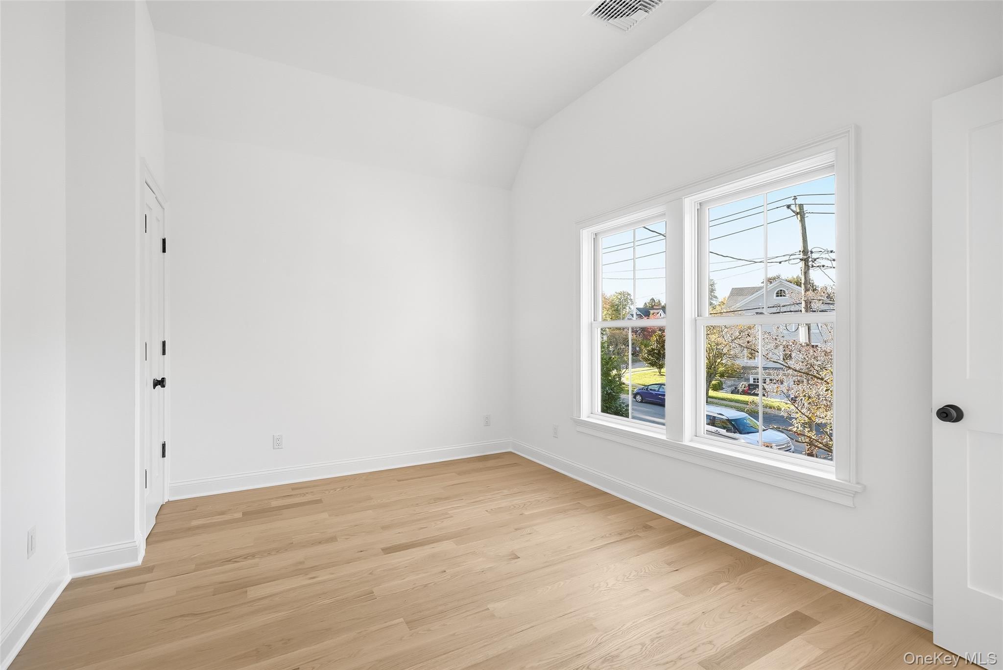 Single Family Glen Oaks Westchester County, NY 10580, MLS-862726-20