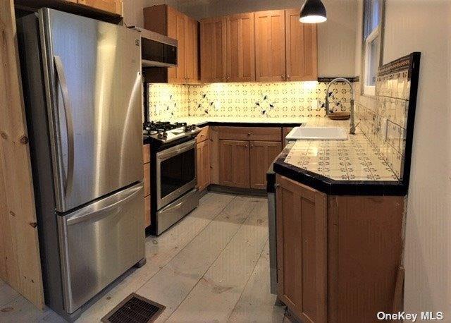 Single Family Thompson  Suffolk County, NY 11777, MLS-862728-5