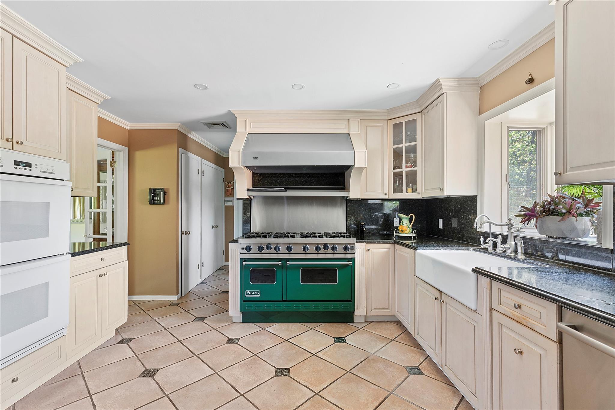 Single Family Woodlea  Nassau County, NY 11791, MLS-862734-6