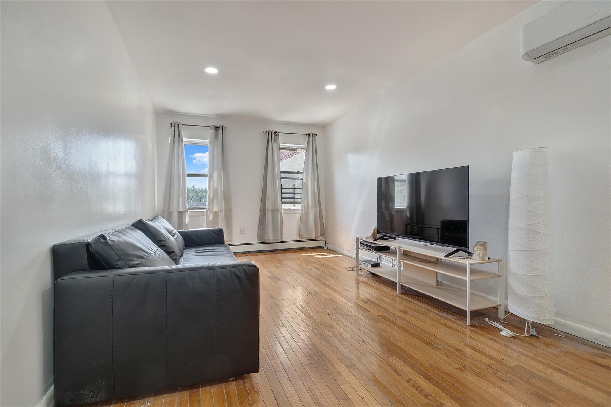 Single Family Chauncey  Brooklyn, NY 11233, MLS-862735-4