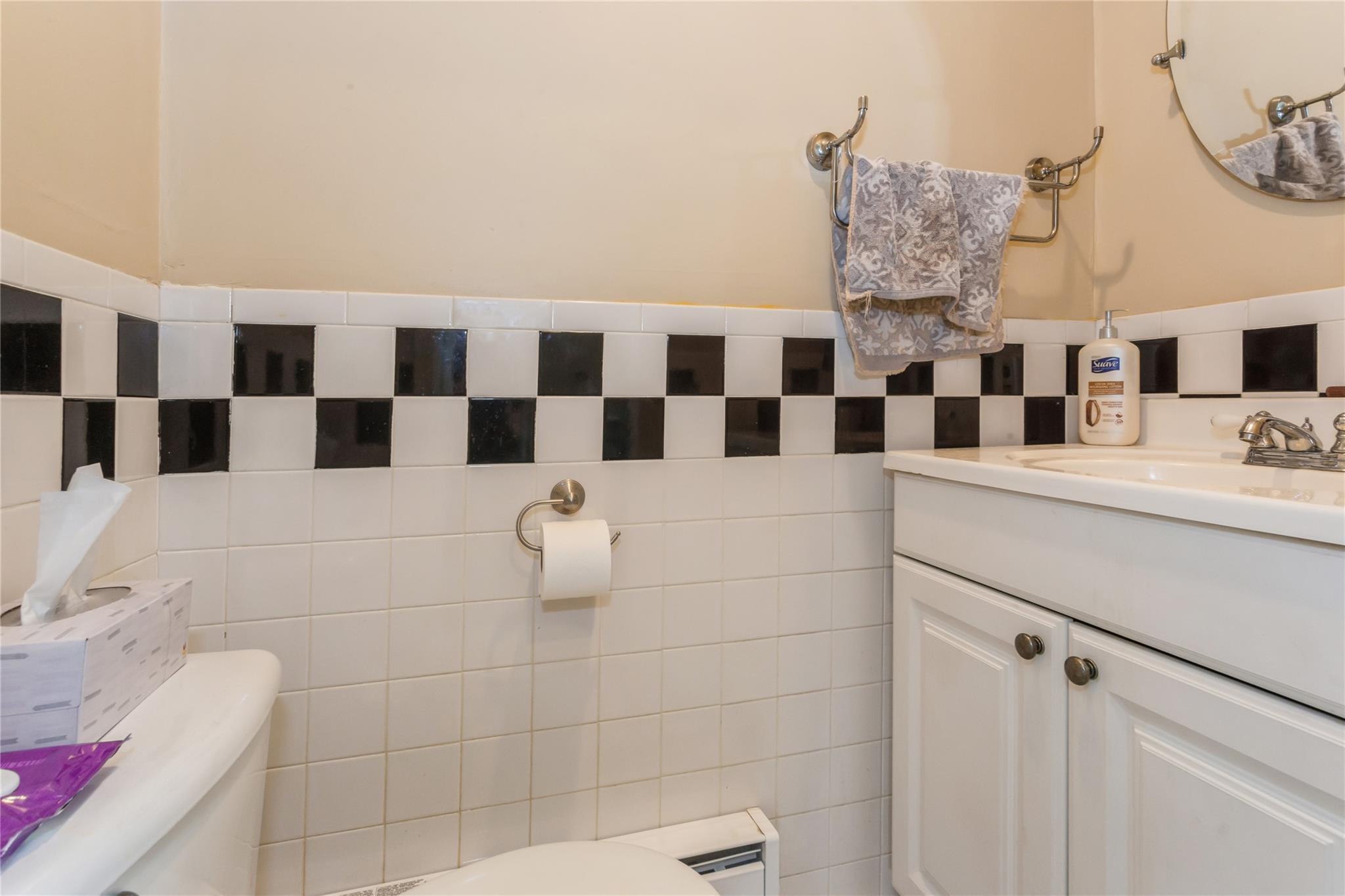 Single Family Walnut  Nassau County, NY 11561, MLS-862736-12