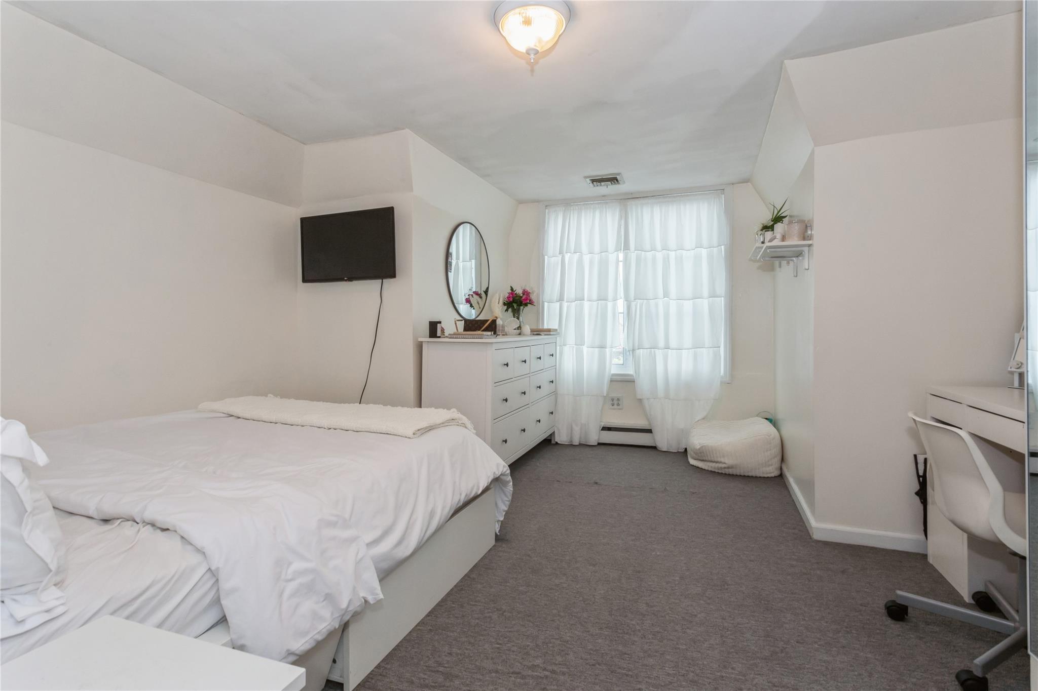 Single Family Walnut  Nassau County, NY 11561, MLS-862736-13