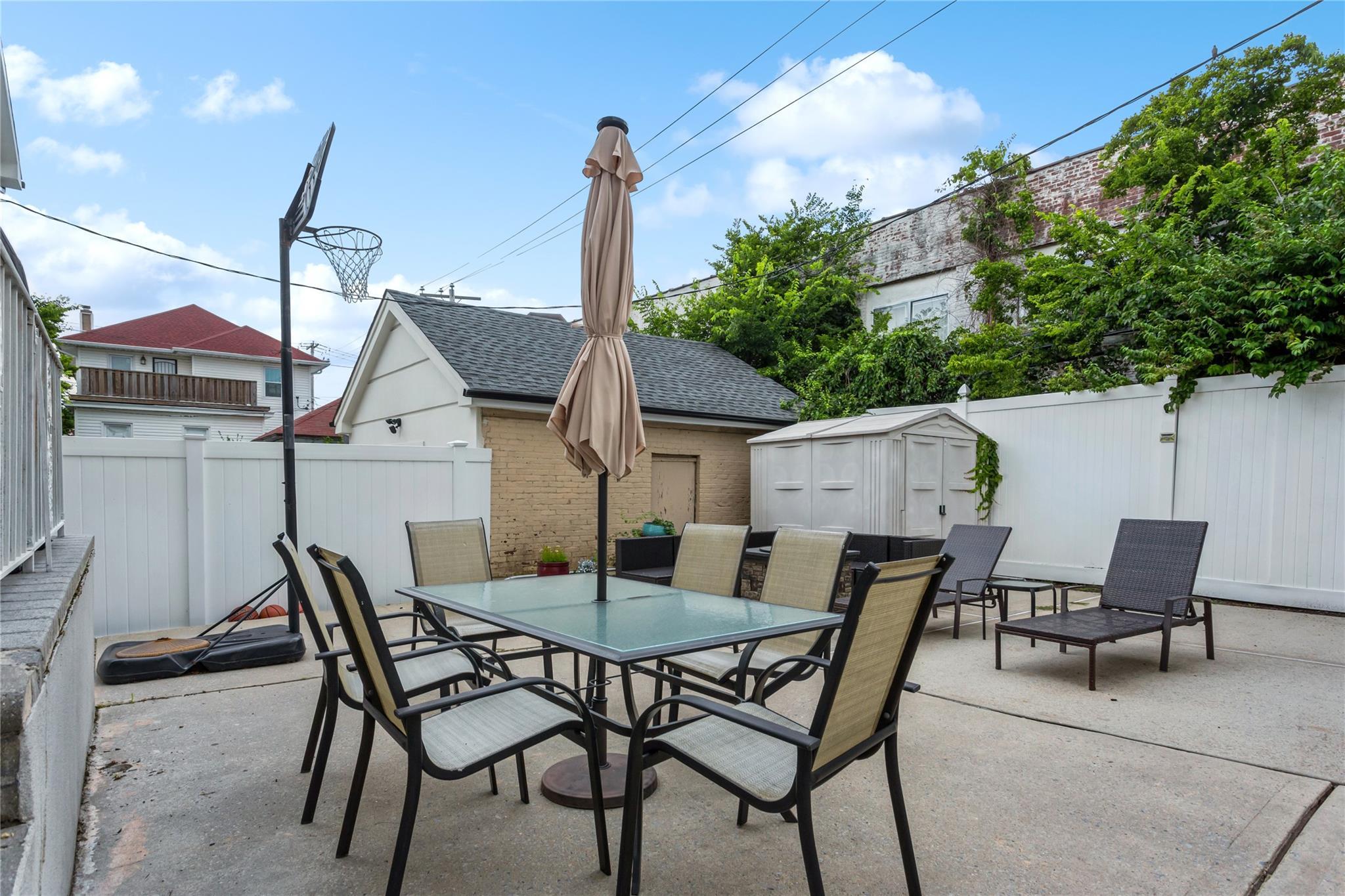 Single Family Walnut  Nassau County, NY 11561, MLS-862736-19