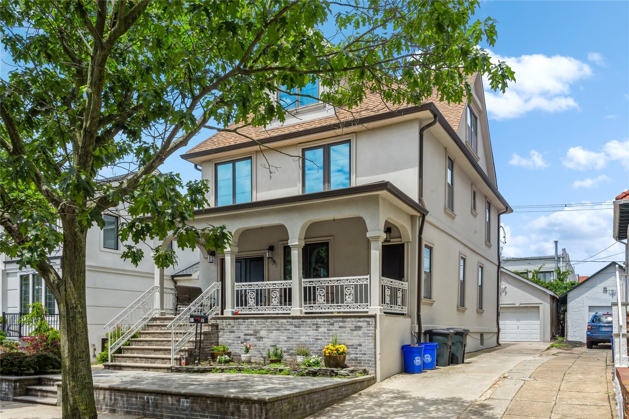 Single Family Walnut  Nassau County, NY 11561, MLS-862736-2