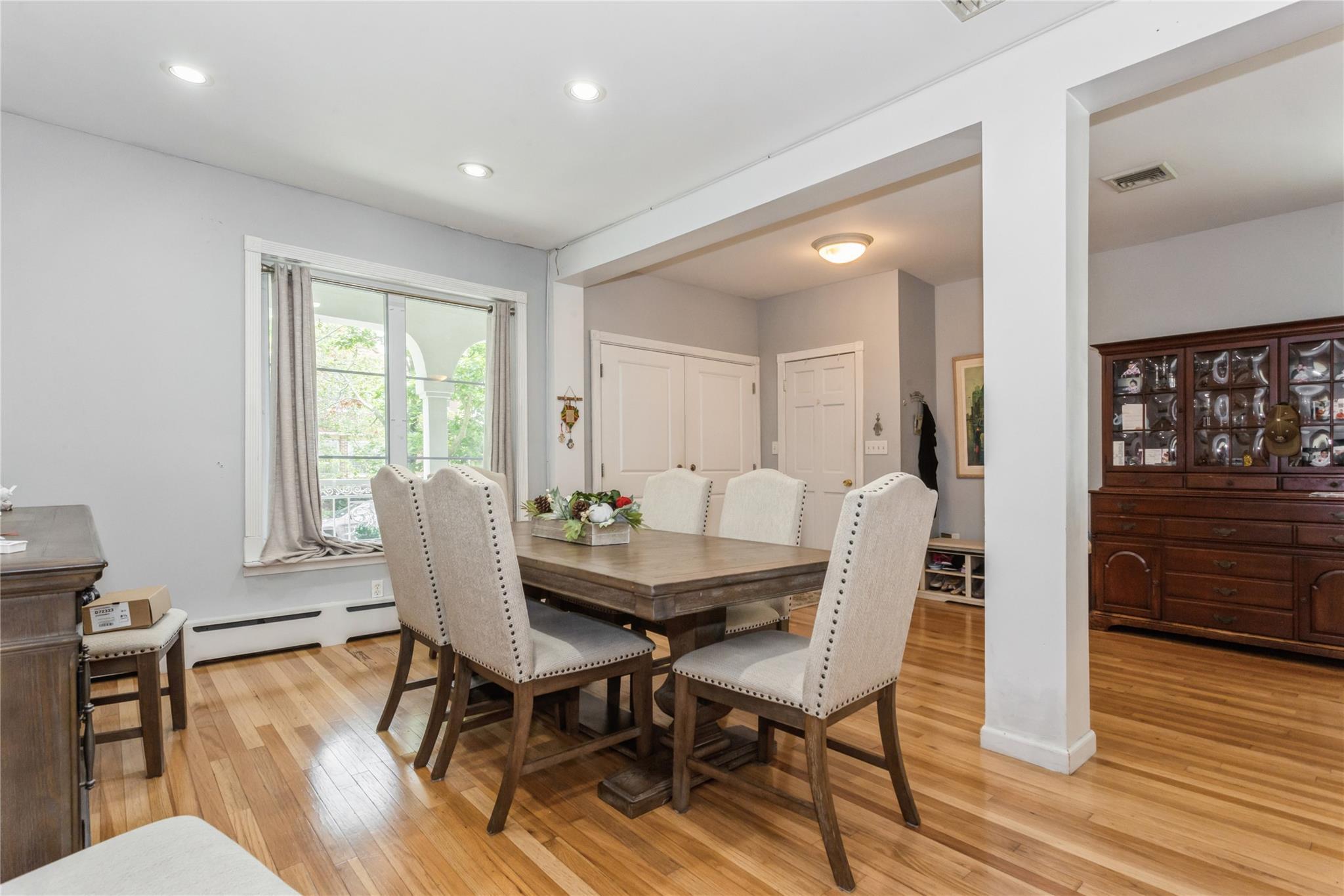 Single Family Walnut  Nassau County, NY 11561, MLS-862736-4