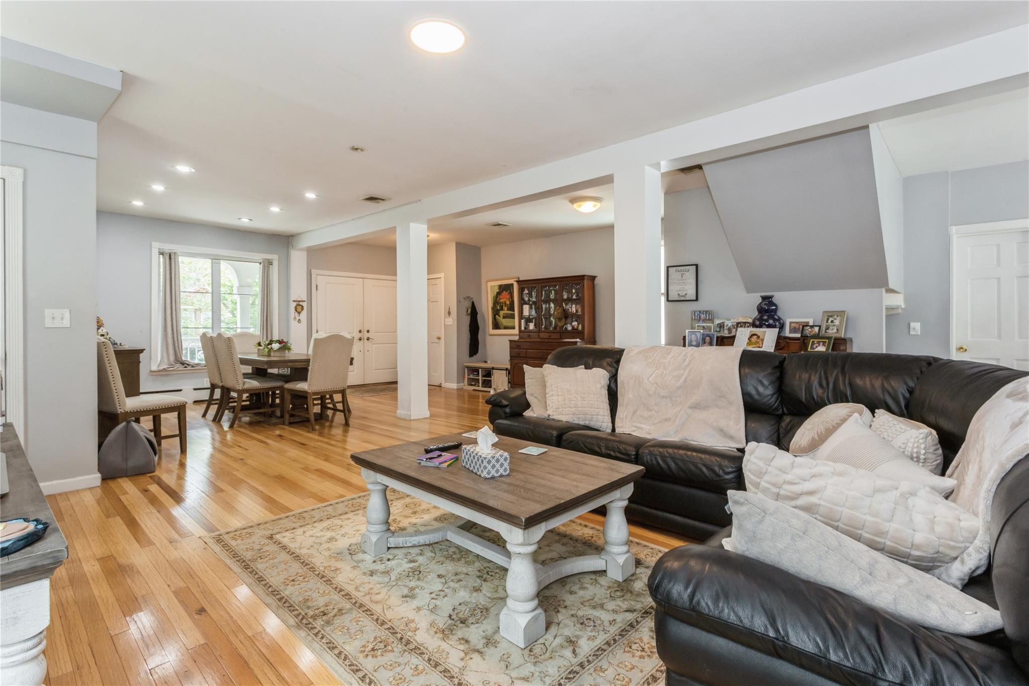 Single Family Walnut  Nassau County, NY 11561, MLS-862736-7