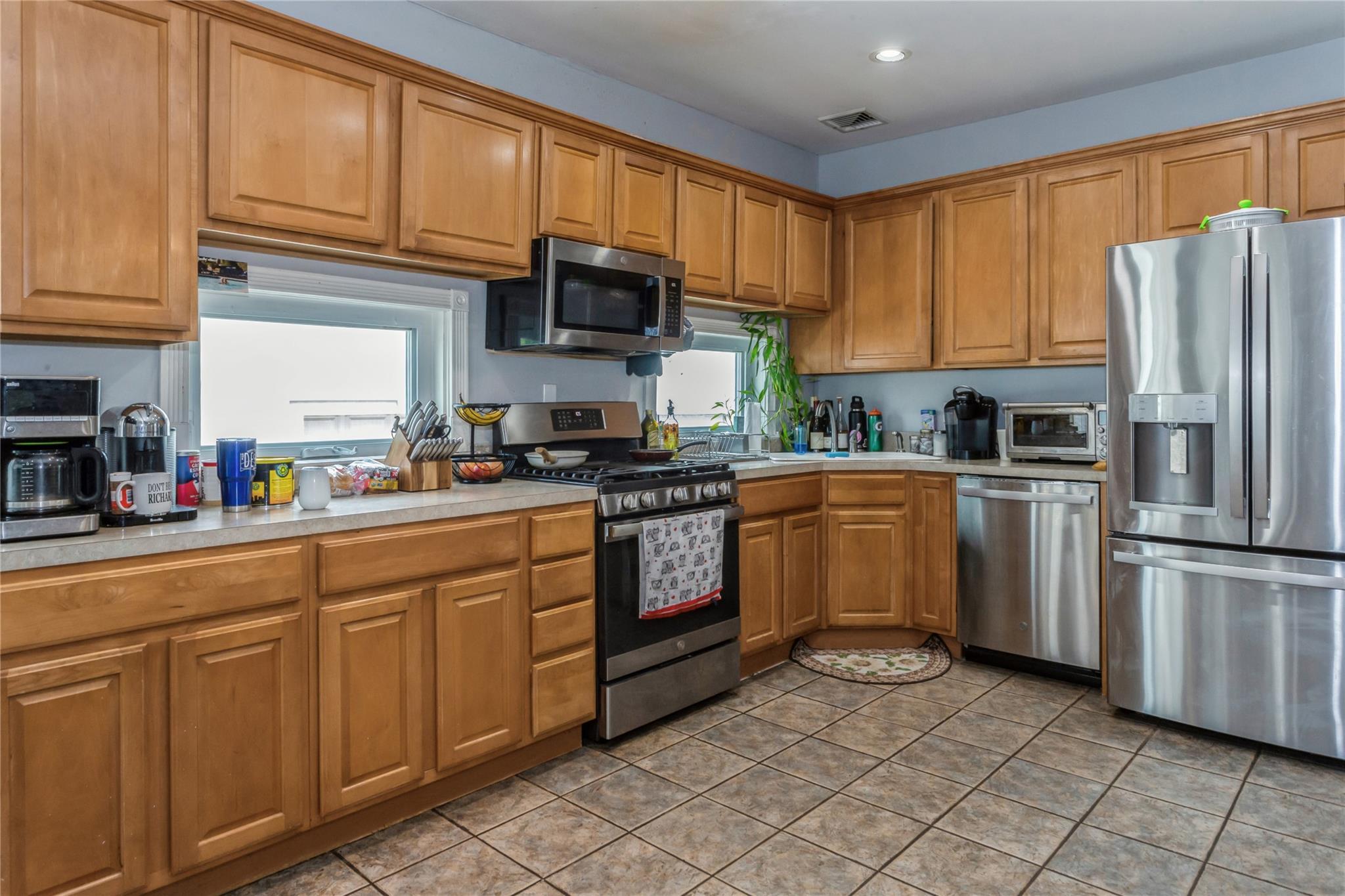 Single Family Walnut  Nassau County, NY 11561, MLS-862736-8