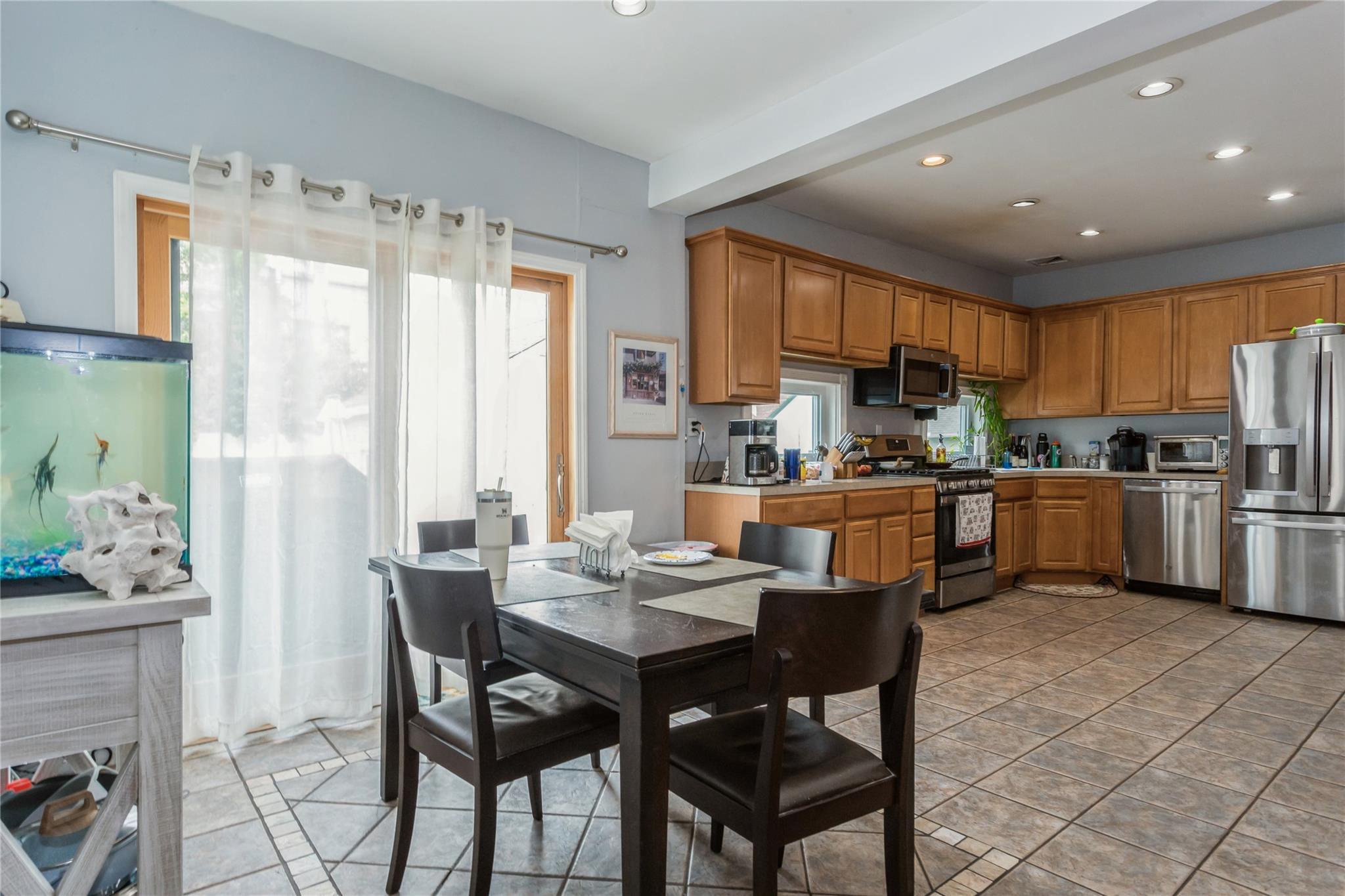 Single Family Walnut  Nassau County, NY 11561, MLS-862736-9