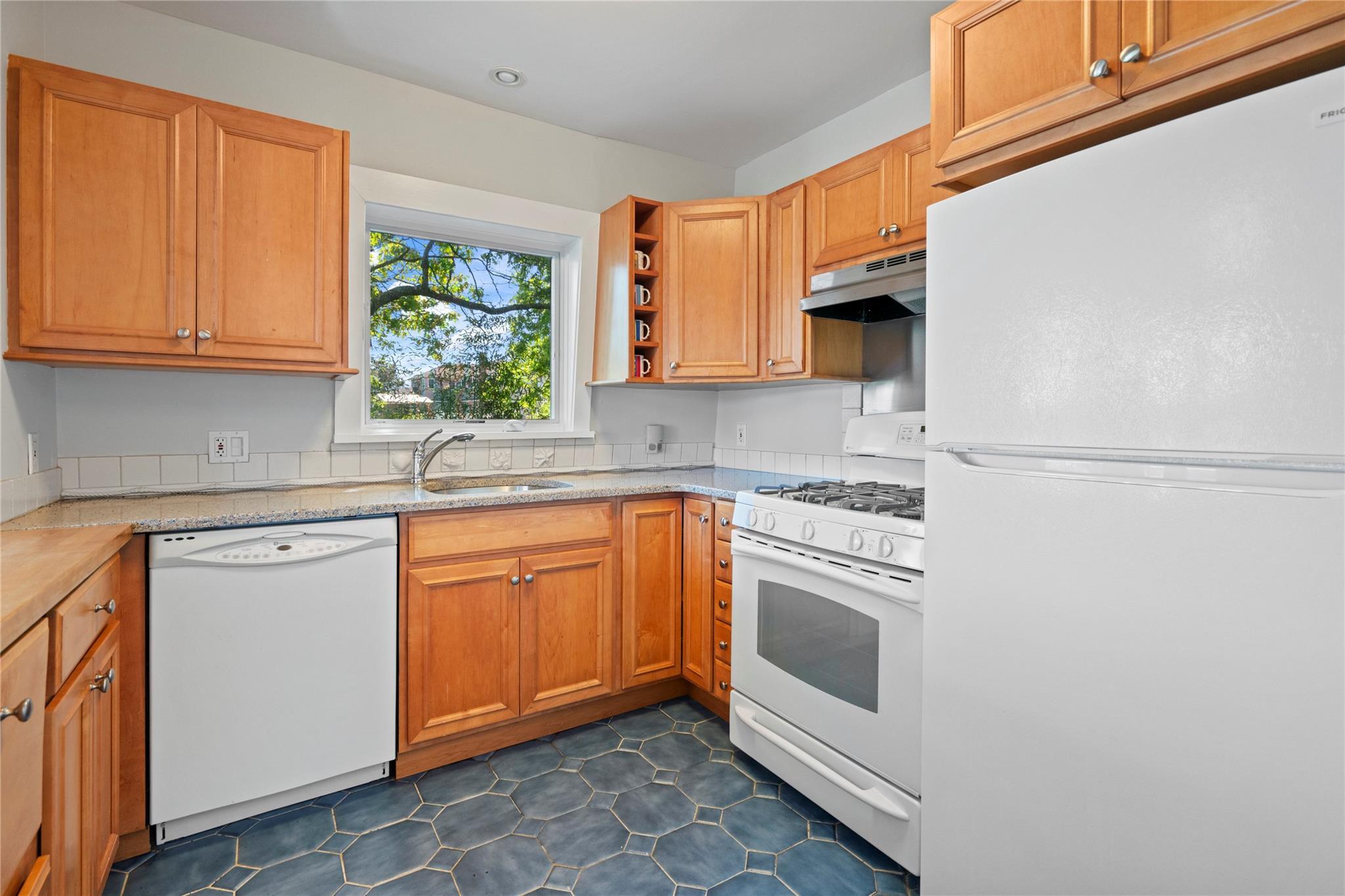 Single Family West End  Suffolk County, NY 11942, MLS-862743-11