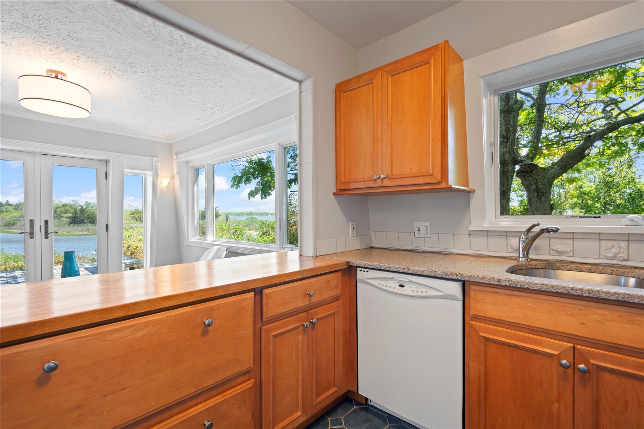 Single Family West End  Suffolk County, NY 11942, MLS-862743-8