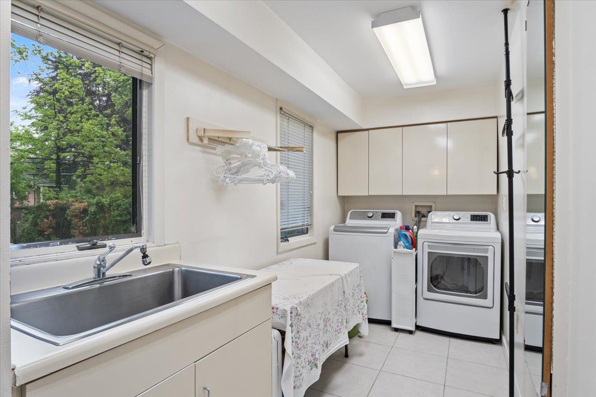 Single Family Sunset  Nassau County, NY 11507, MLS-862746-16