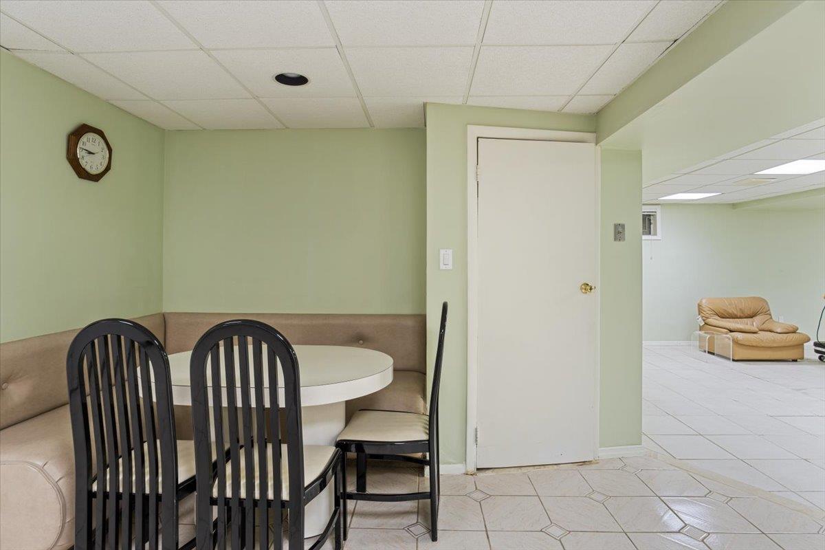 Single Family Sunset  Nassau County, NY 11507, MLS-862746-34