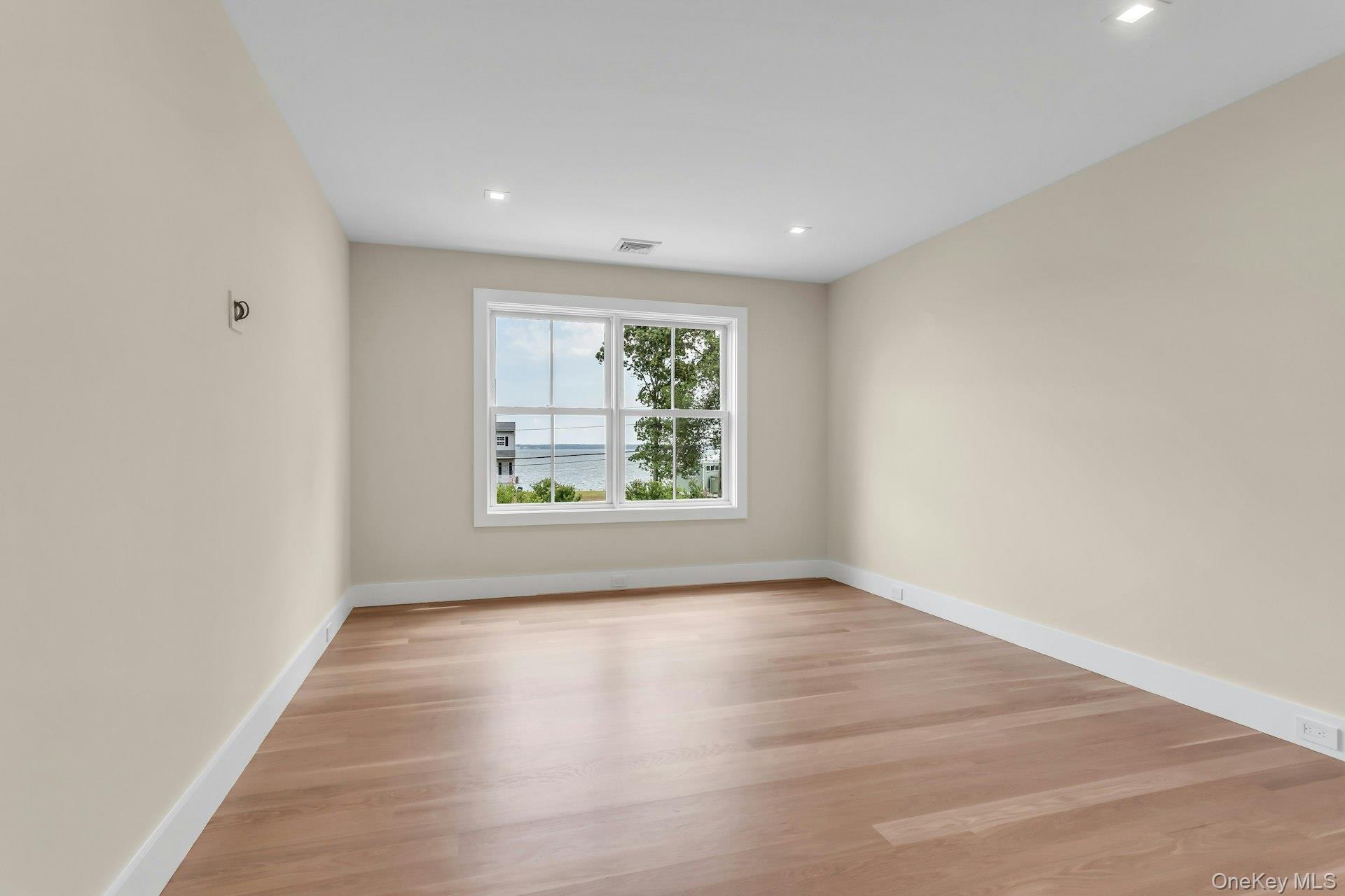 Single Family Blue Marlin Suffolk County, NY 11971, MLS-862752-32