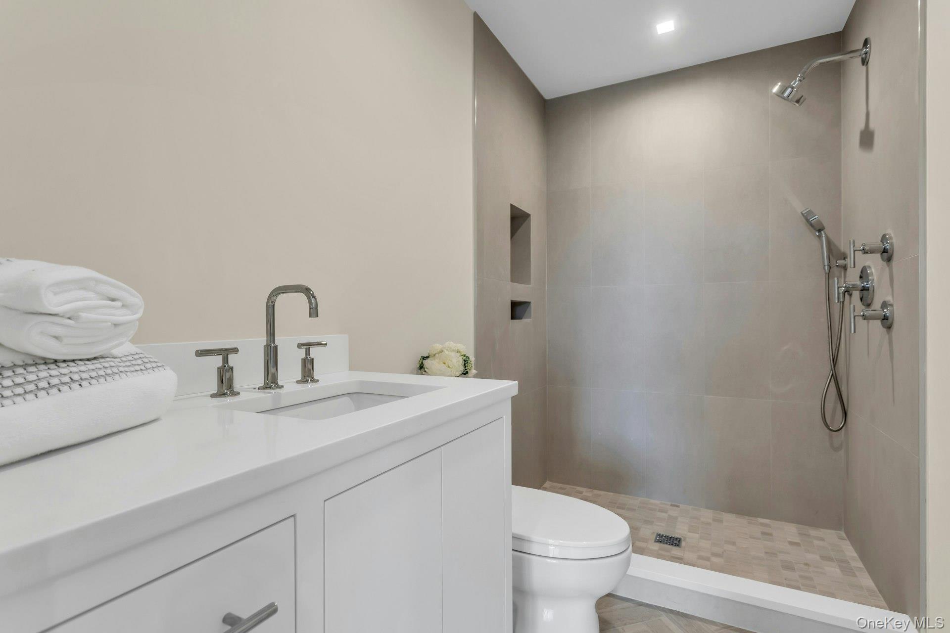 Single Family Blue Marlin Suffolk County, NY 11971, MLS-862752-33