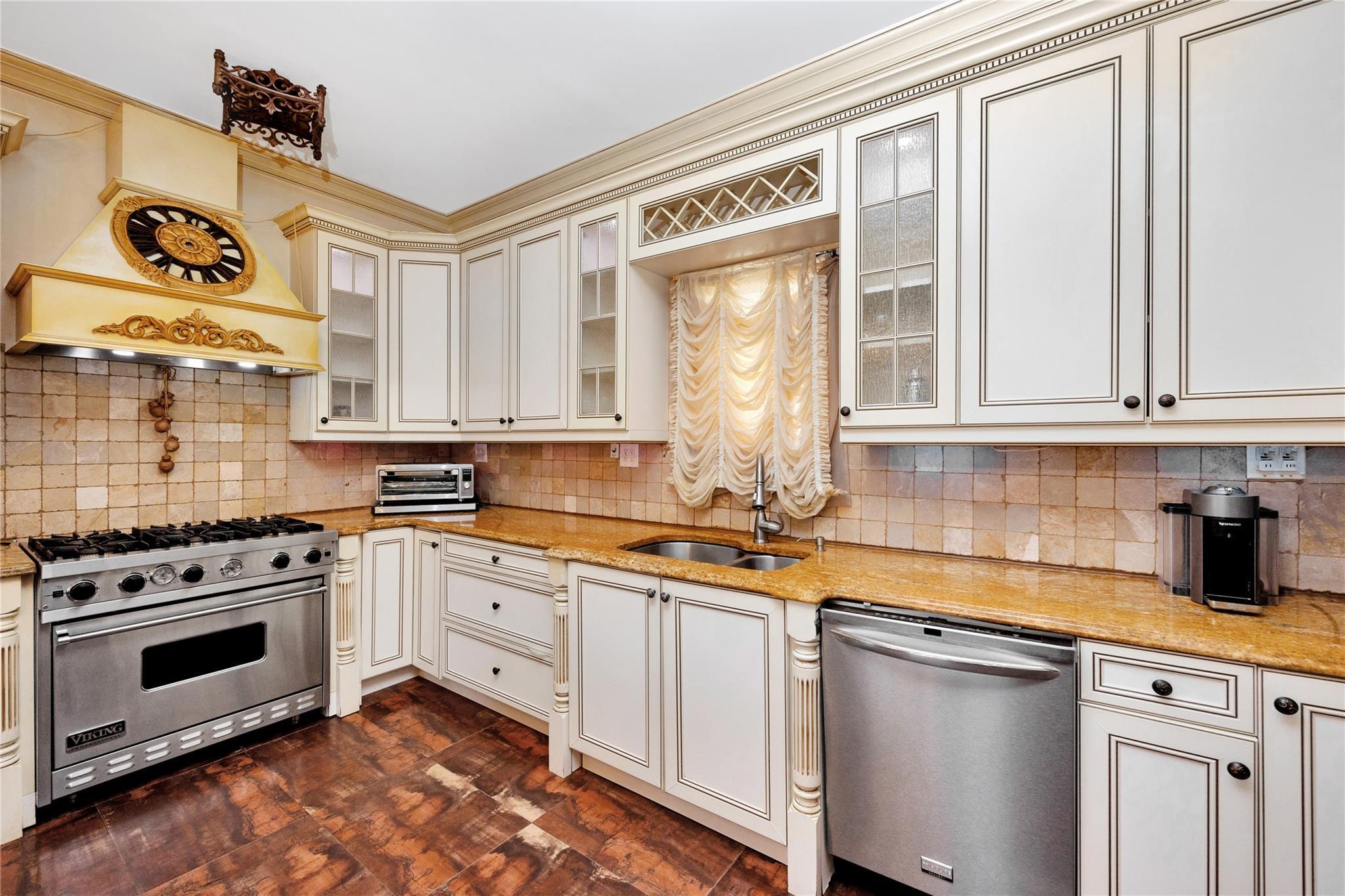Single Family Radnor  Queens, NY 11432, MLS-862770-12