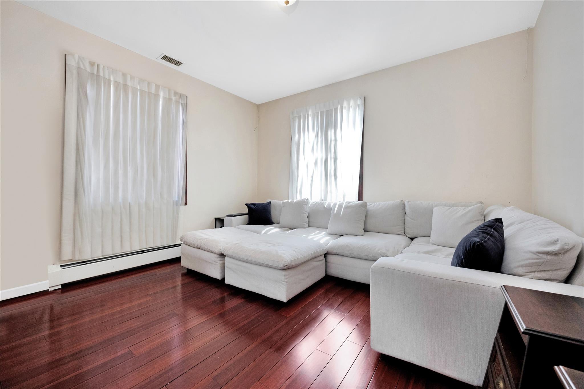 Single Family Radnor  Queens, NY 11432, MLS-862770-16