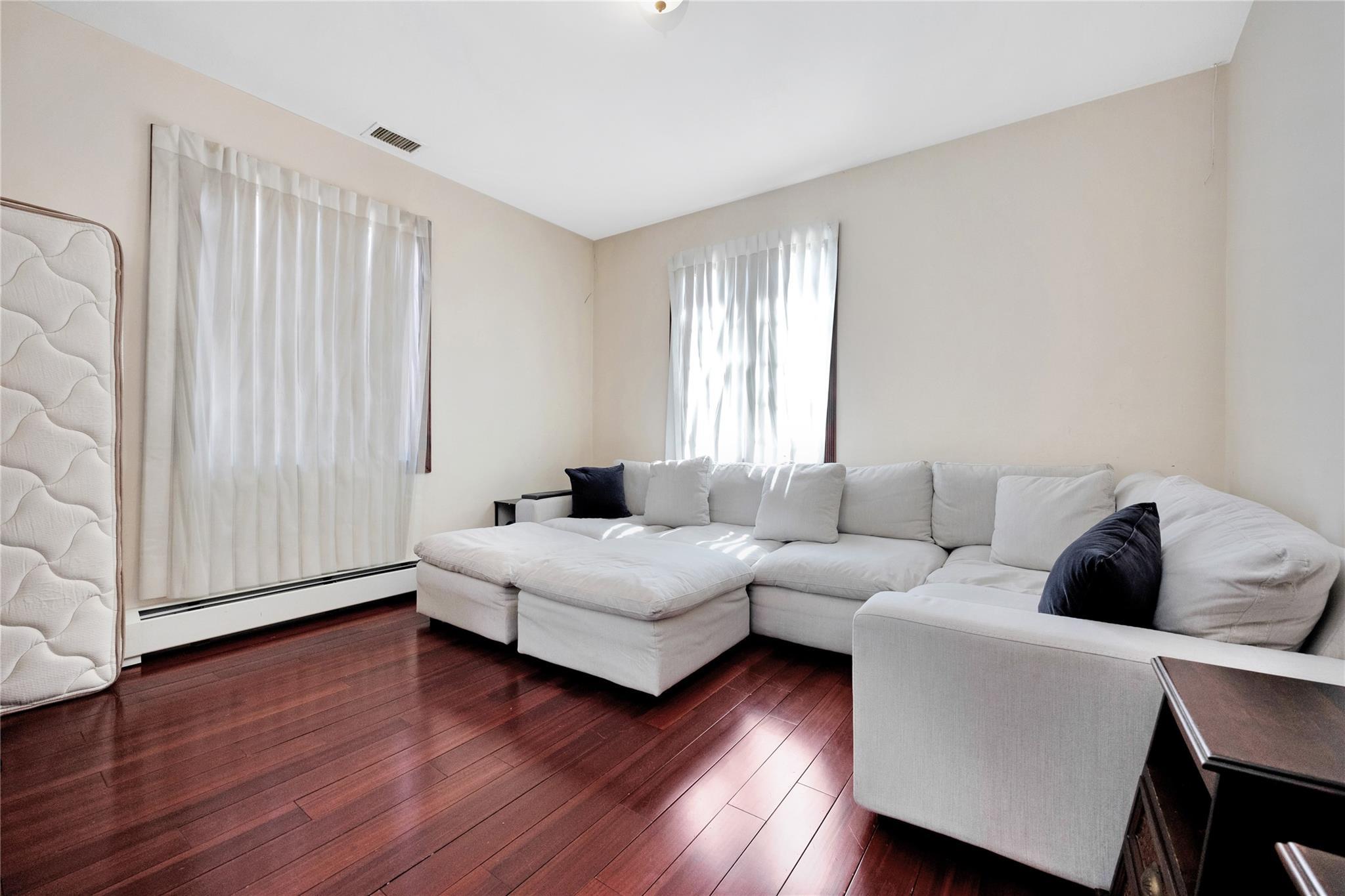 Single Family Radnor  Queens, NY 11432, MLS-862770-17