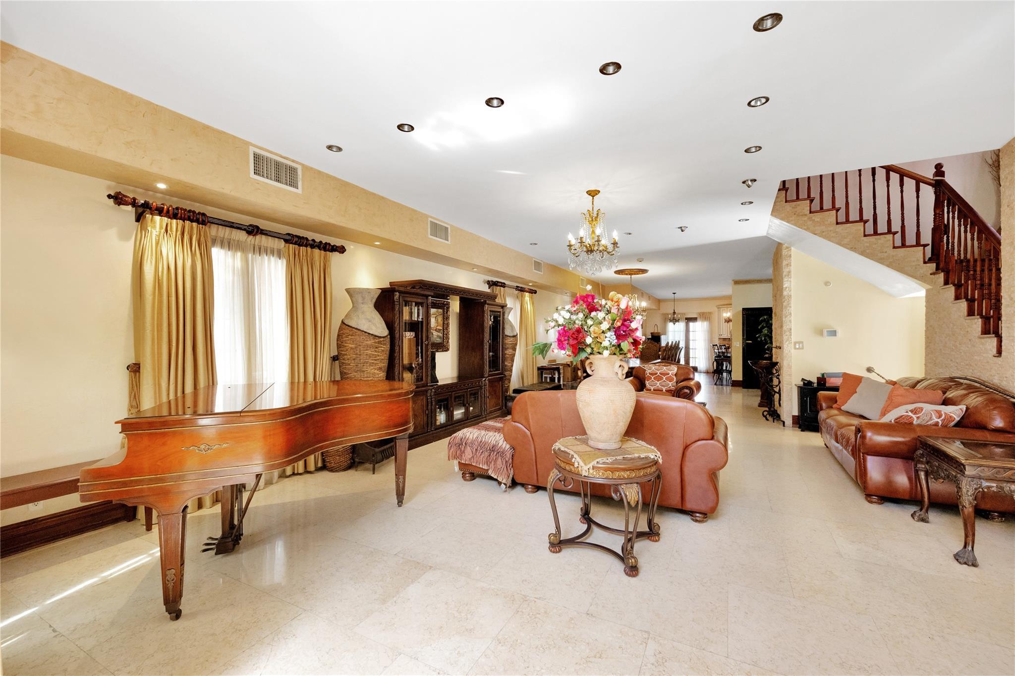 Single Family Radnor  Queens, NY 11432, MLS-862770-2
