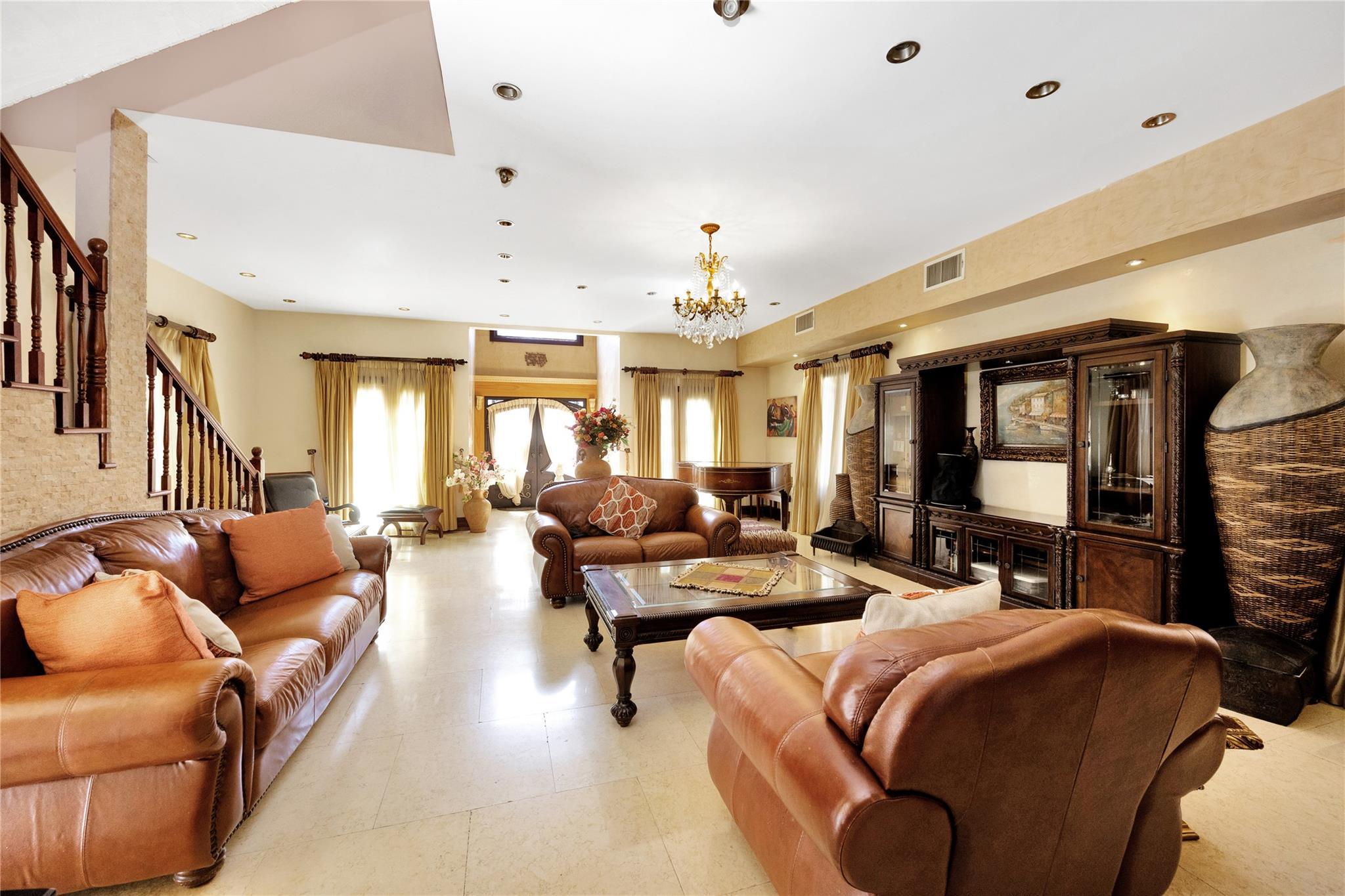 Single Family Radnor  Queens, NY 11432, MLS-862770-3