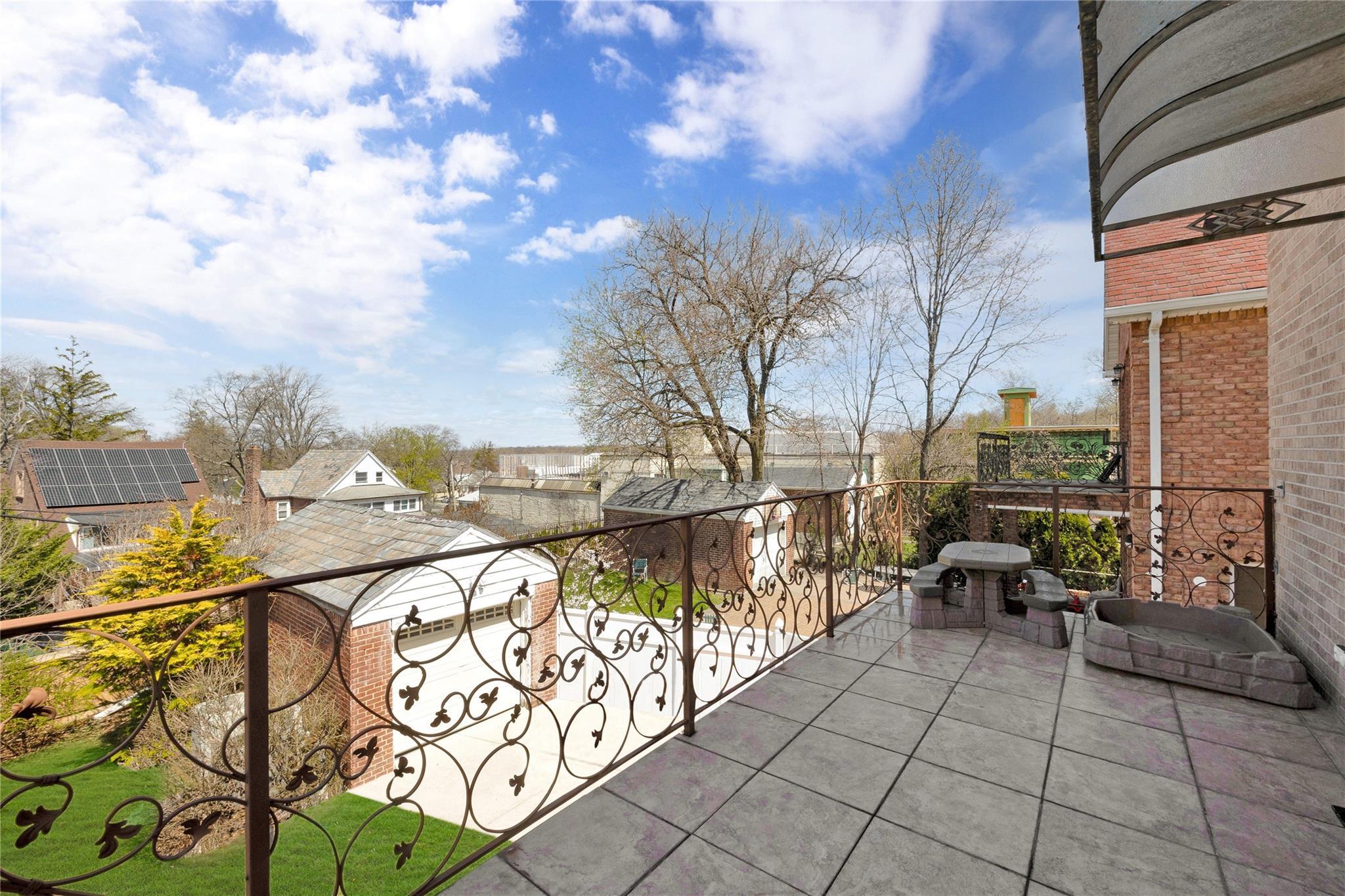 Single Family Radnor  Queens, NY 11432, MLS-862770-30