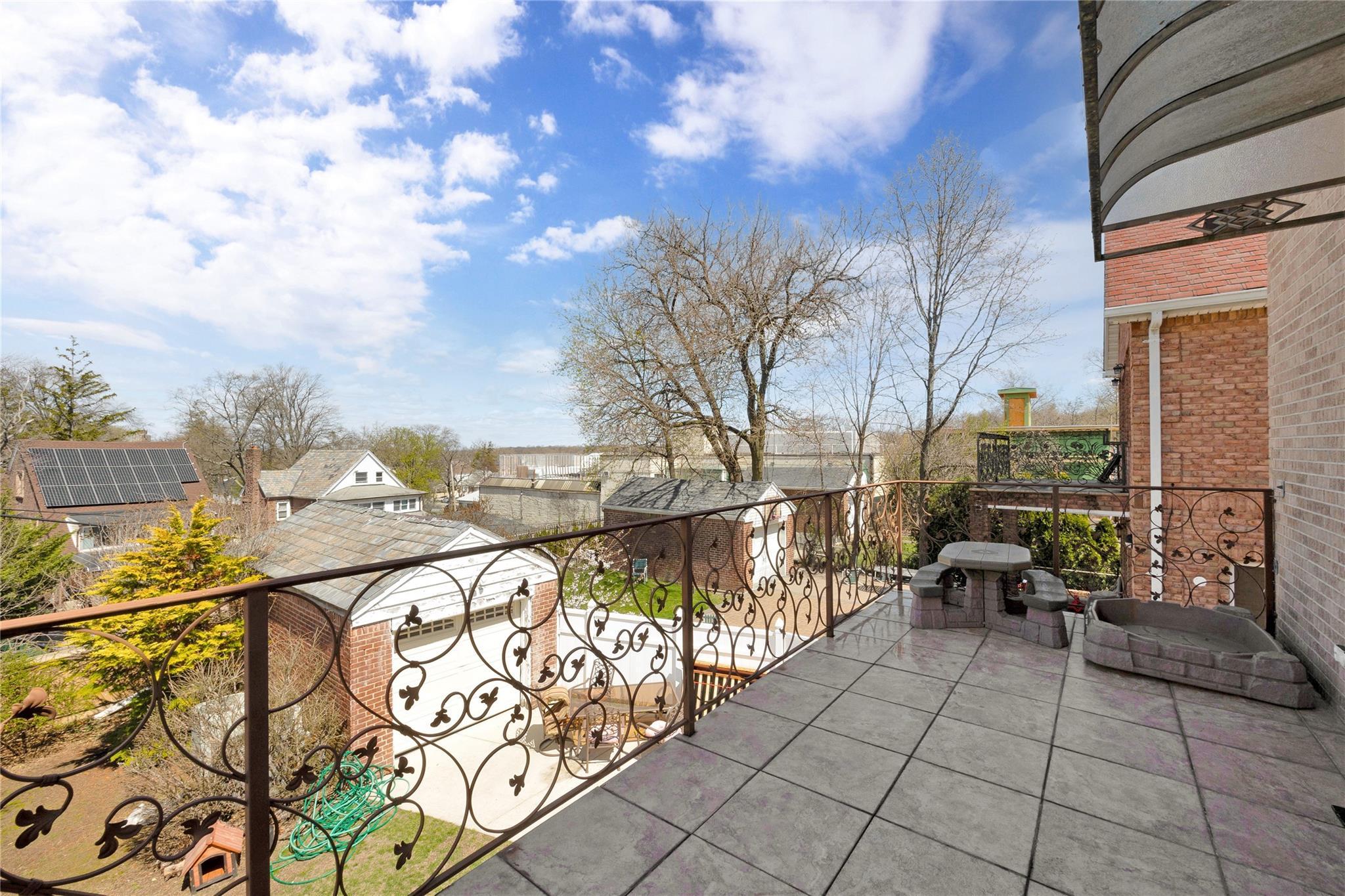 Single Family Radnor  Queens, NY 11432, MLS-862770-31