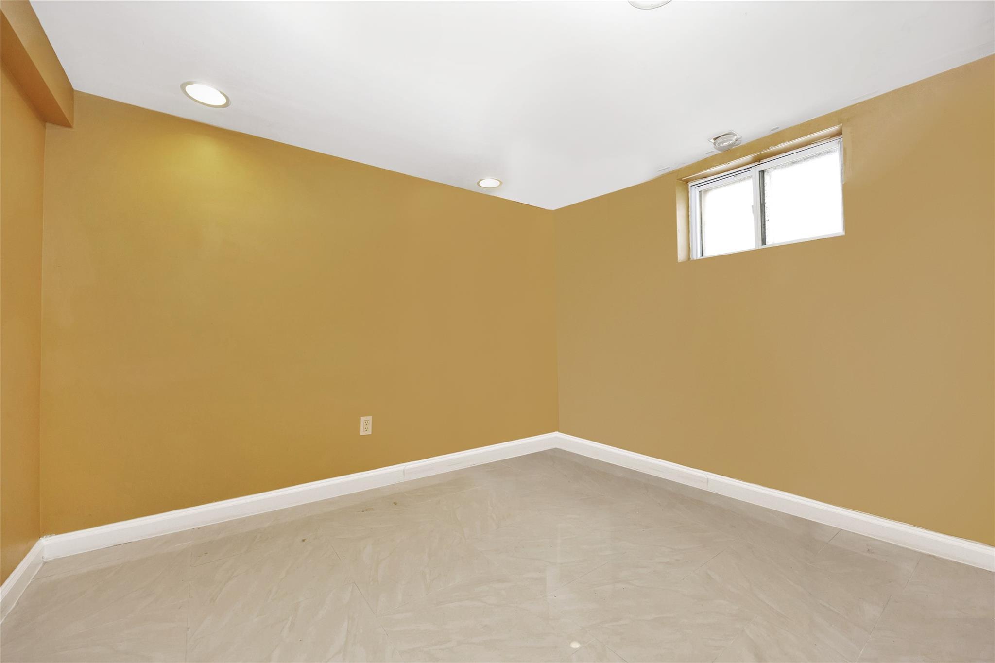 Single Family Radnor  Queens, NY 11432, MLS-862770-34