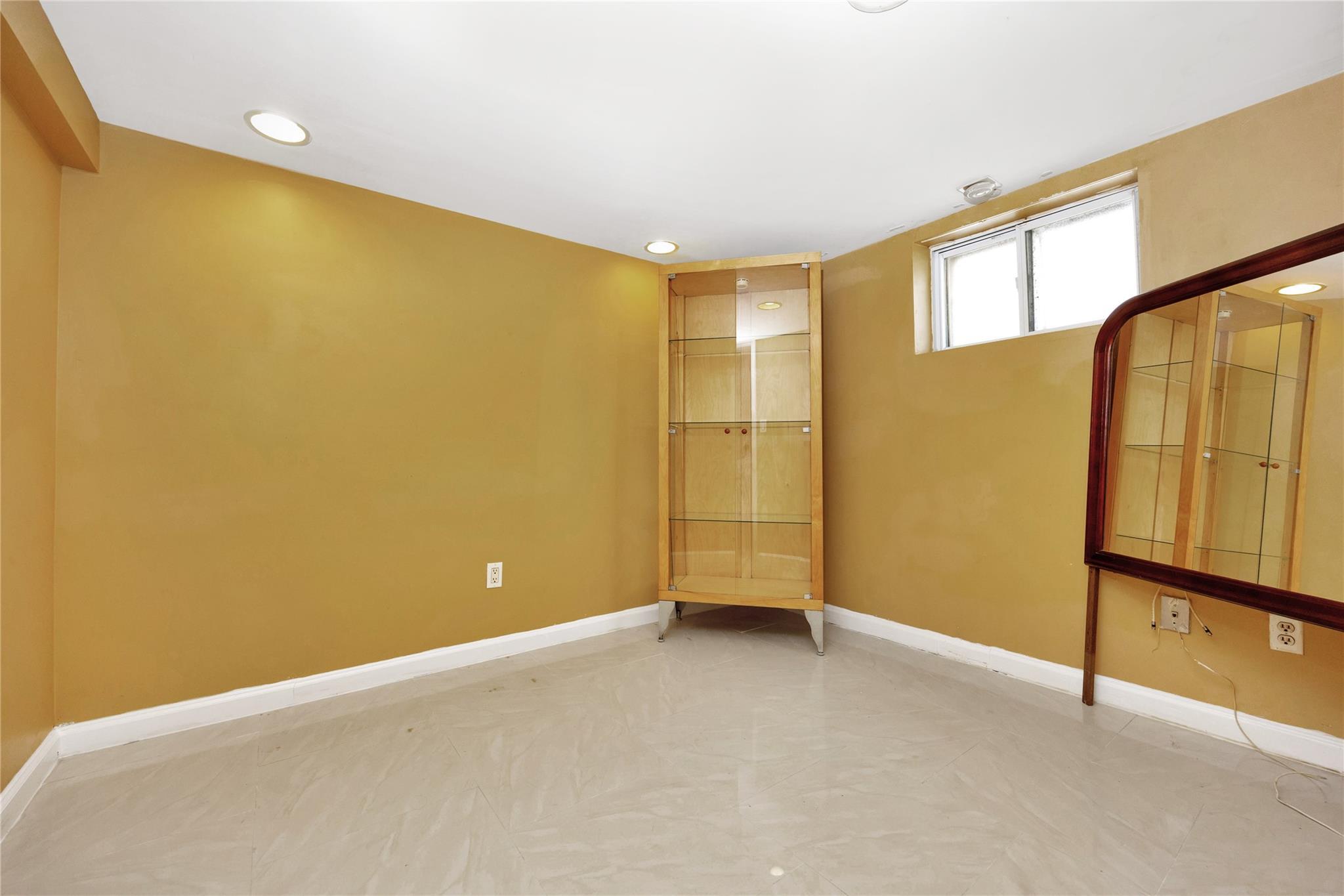 Single Family Radnor  Queens, NY 11432, MLS-862770-35