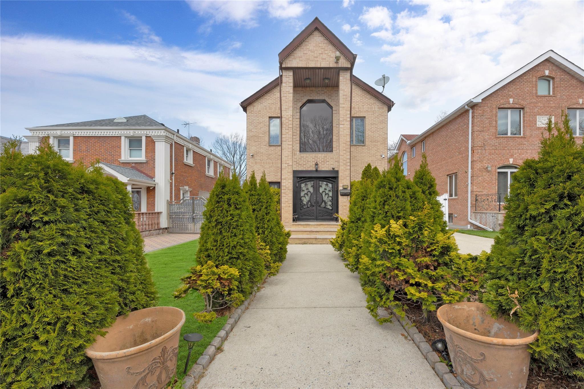 Single Family Radnor  Queens, NY 11432, MLS-862770-40