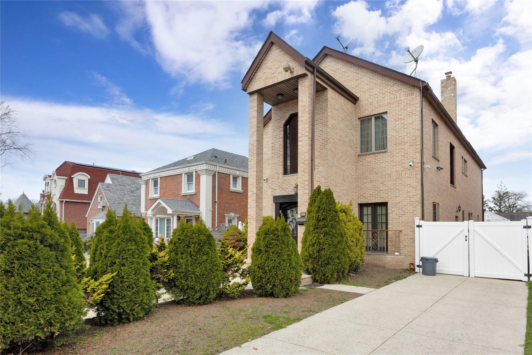 Single Family Radnor  Queens, NY 11432, MLS-862770-43