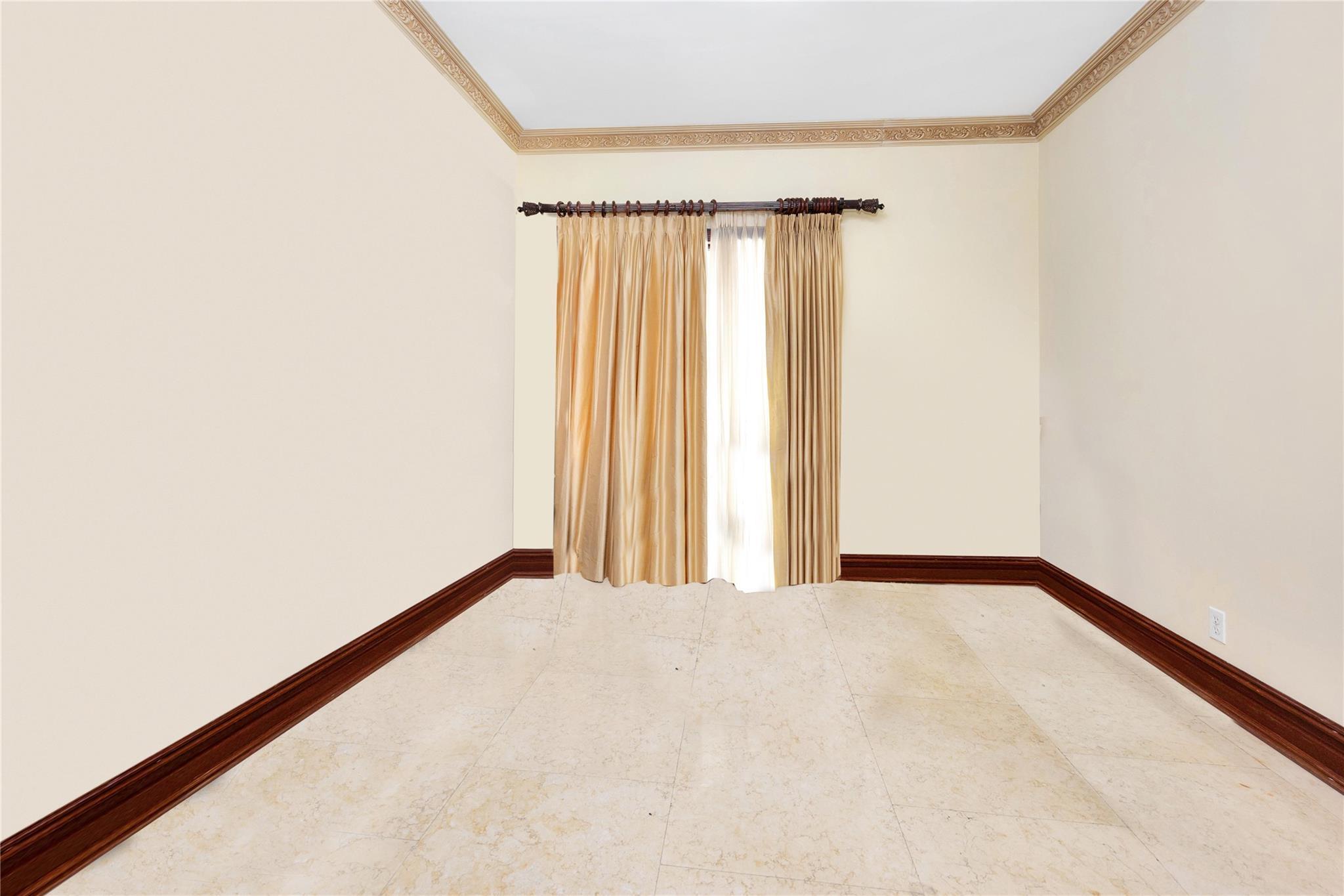 Single Family Radnor  Queens, NY 11432, MLS-862770-7