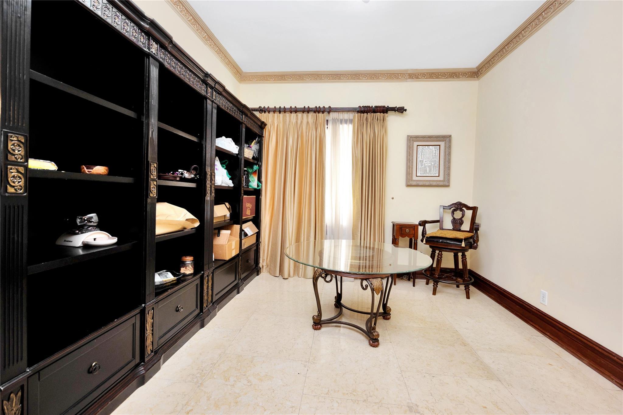 Single Family Radnor  Queens, NY 11432, MLS-862770-8