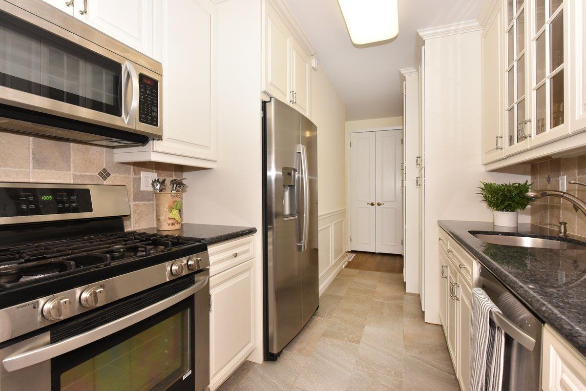 Coop Grand Central  Queens, NY 11005, MLS-862785-12